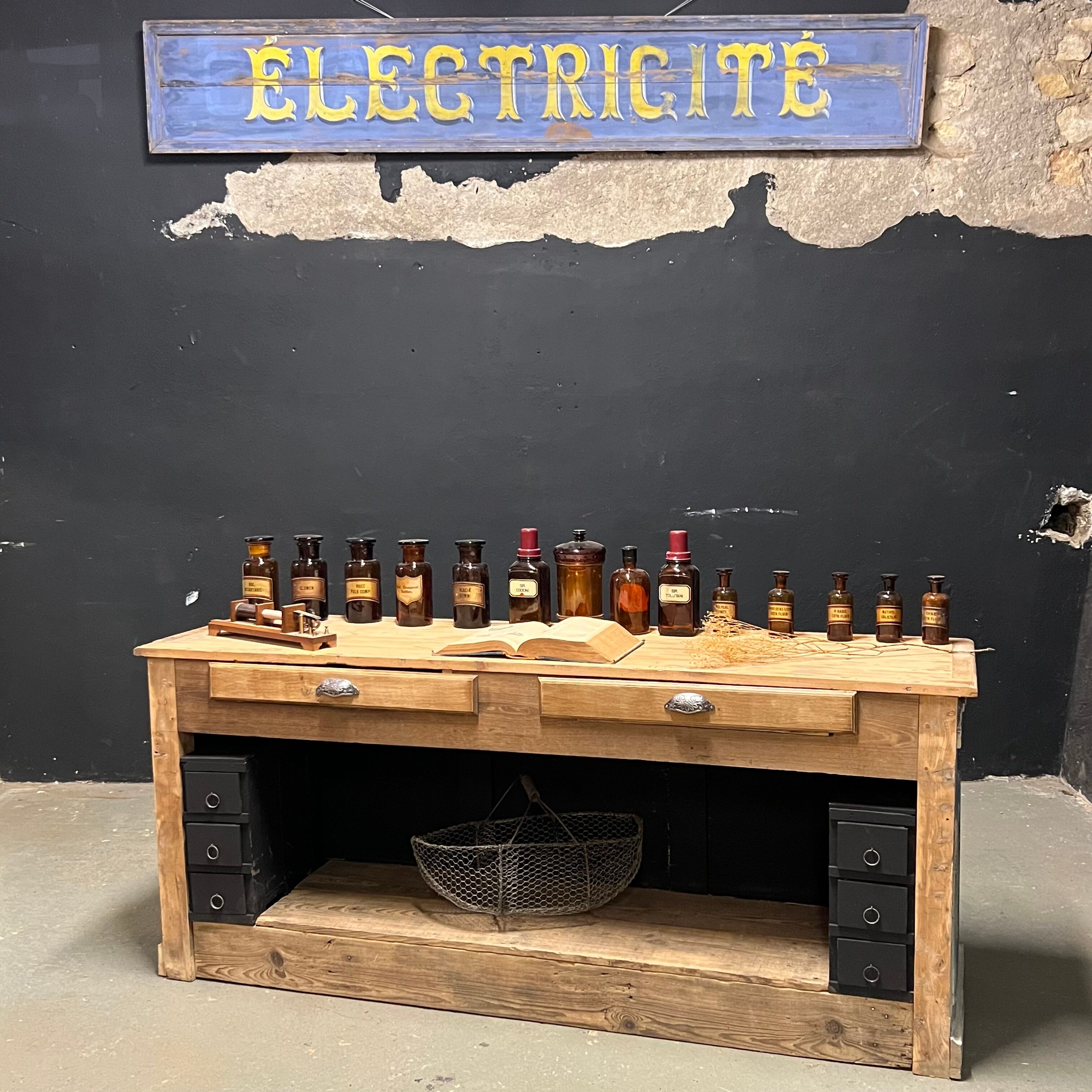 Former patinated trading post