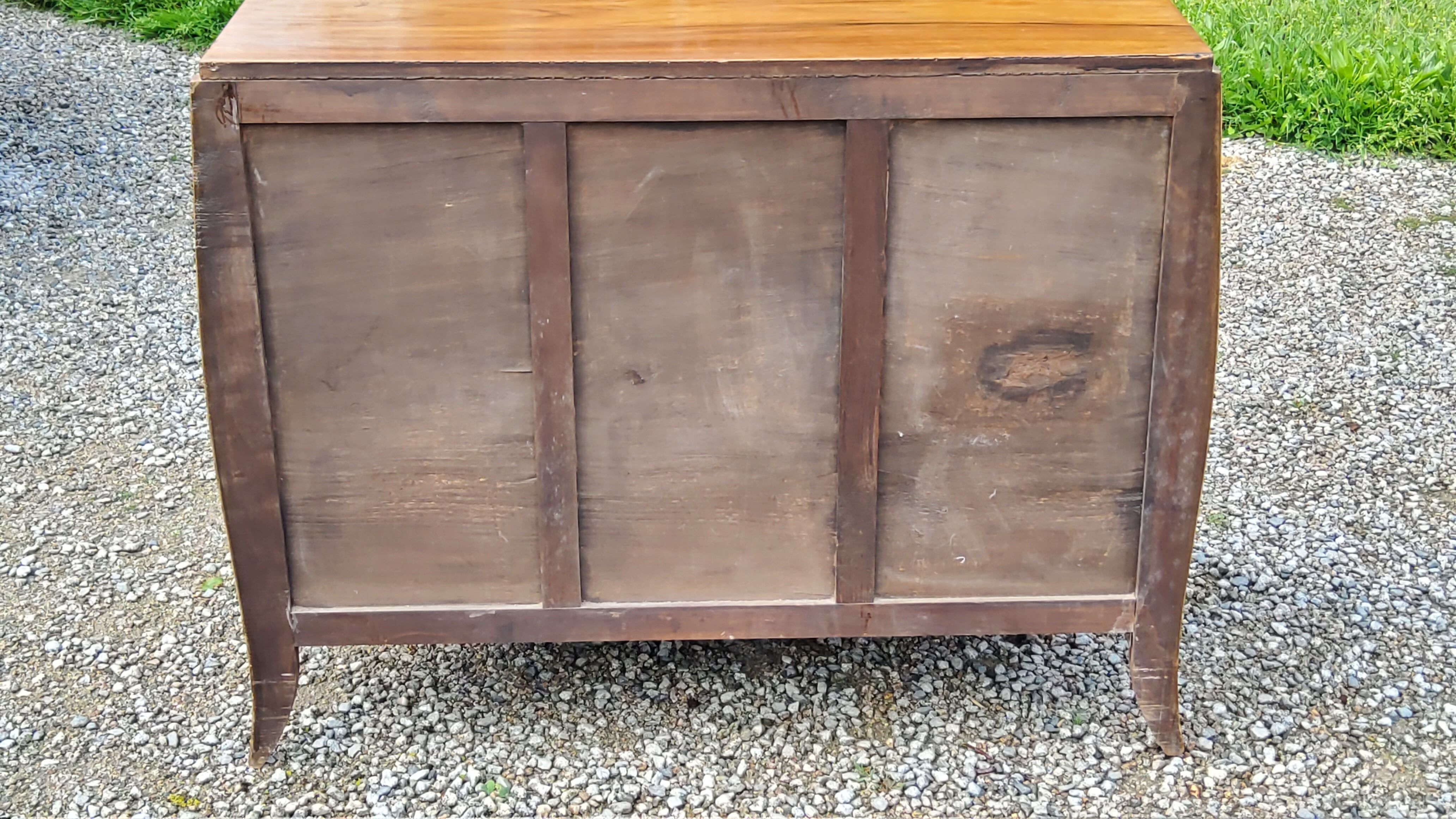 Chest of drawers from the 40s/50s in golden blond walnut 3 drawers feet compass
