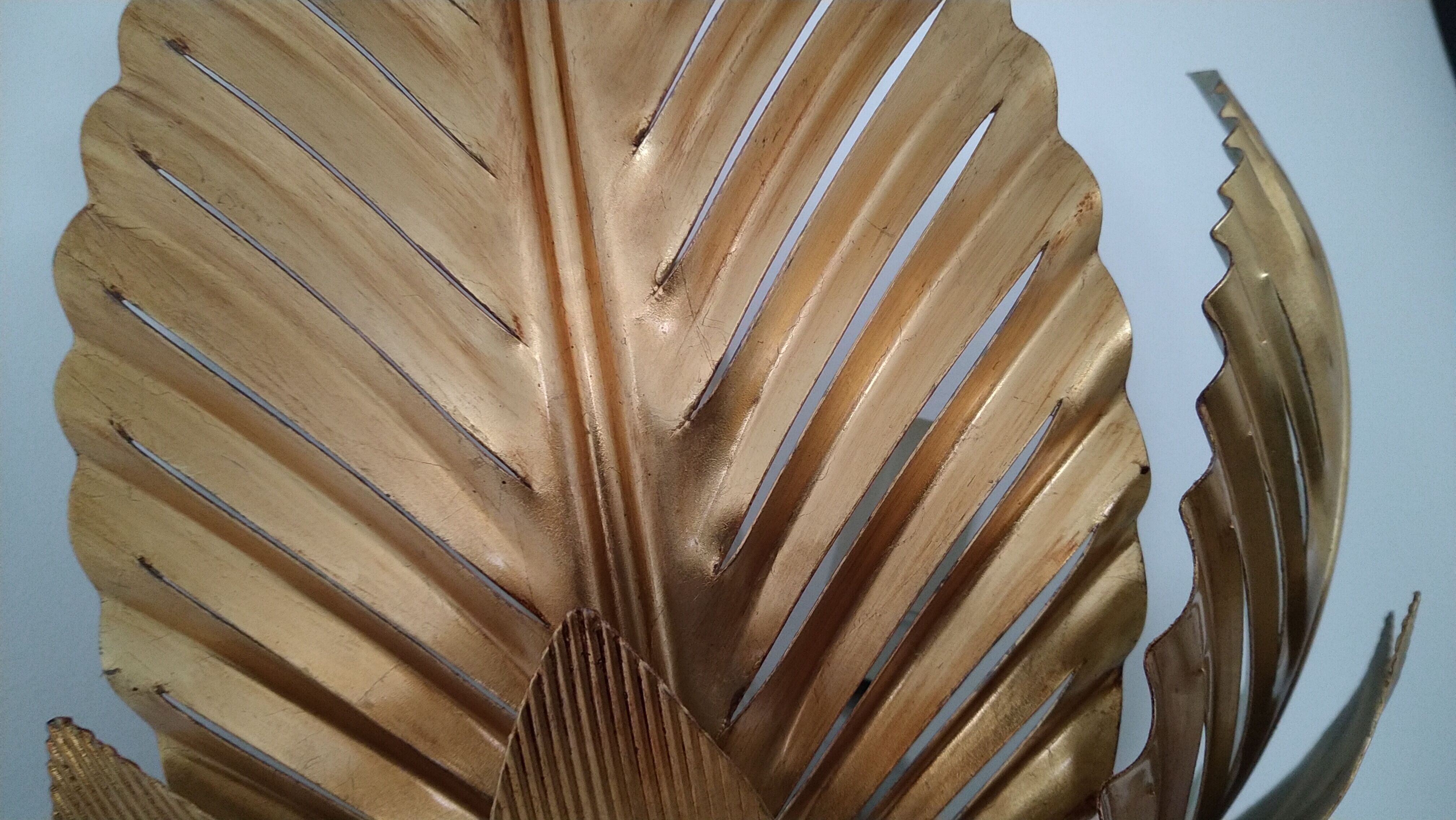 Palm leaves sconce