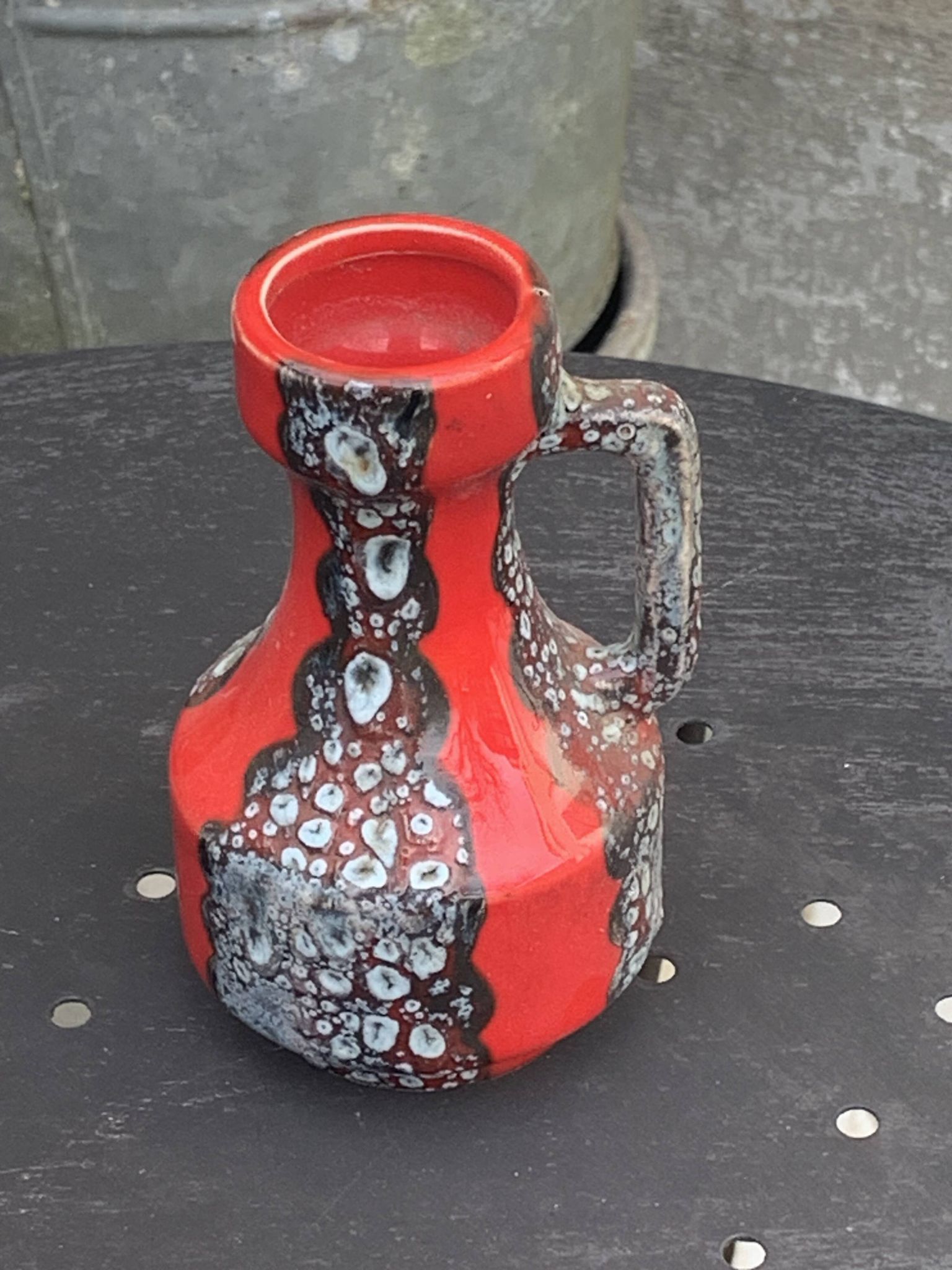 Set of two vases, soliflores in designer red and gray enameled ceramic, Vallauris style