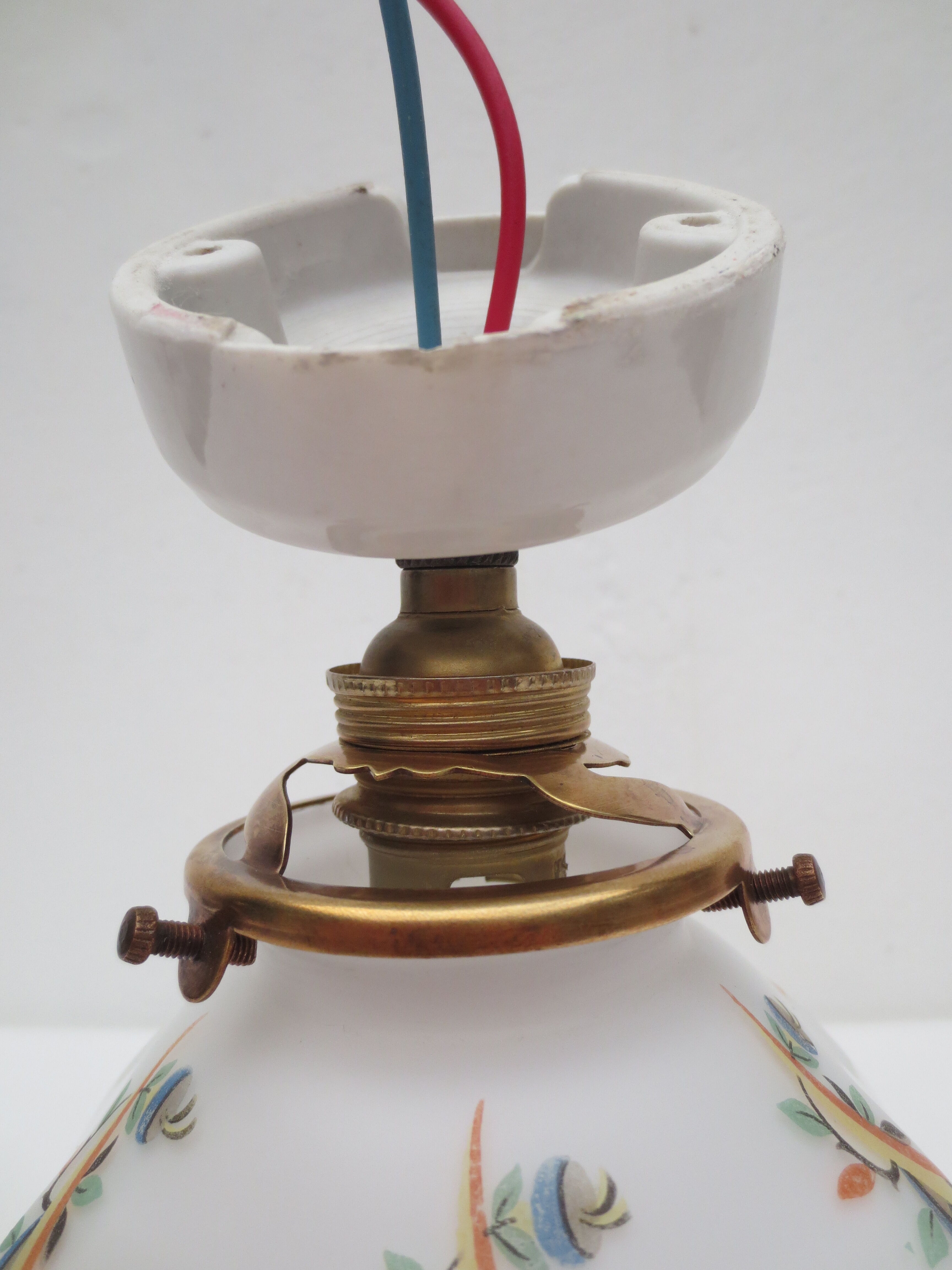 Old wall lamp 45° and its tulip lampshade decorated with flowers