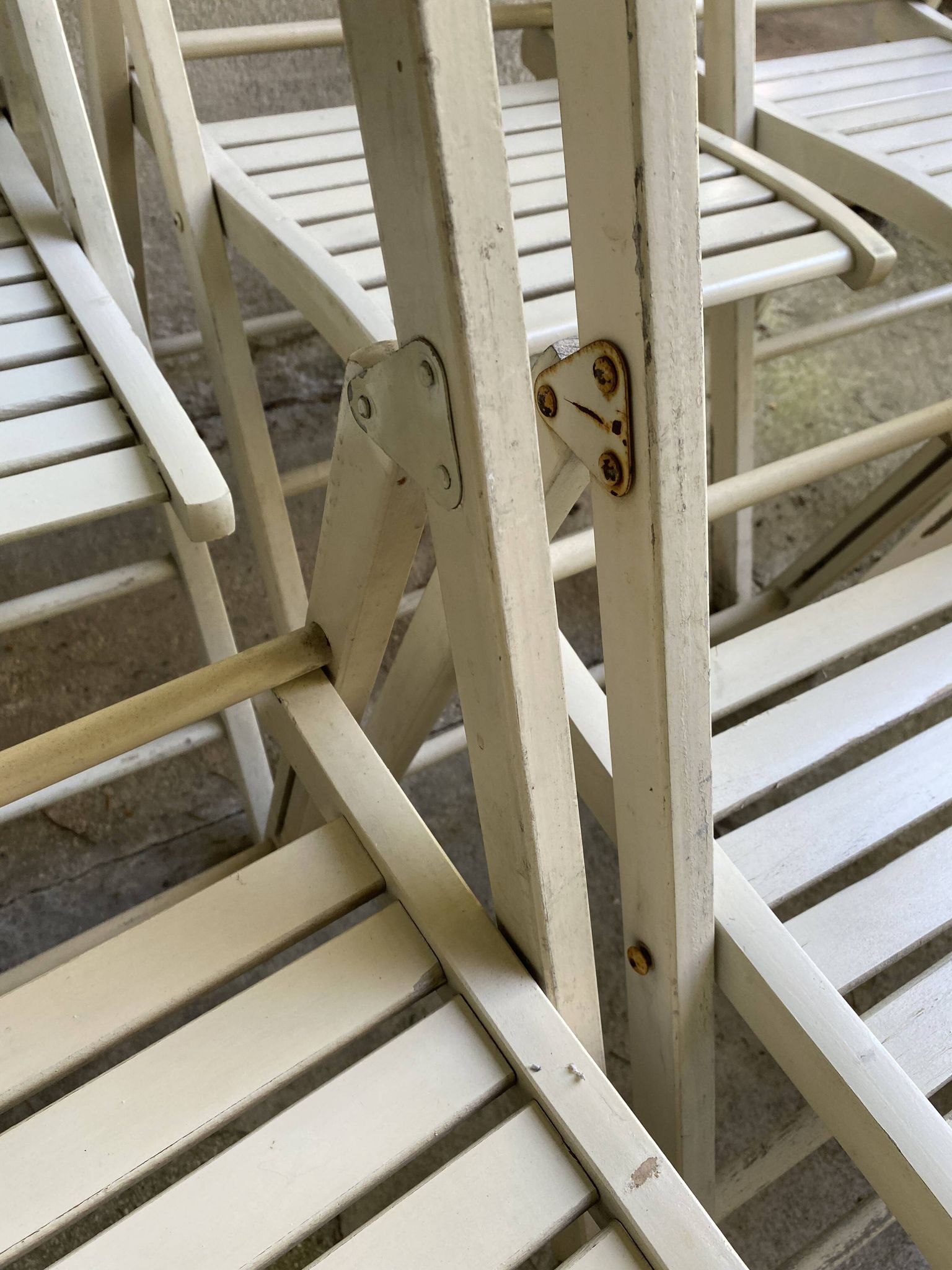 Extra folding chair / garden chair / vintage white lacquered solid wood office chair