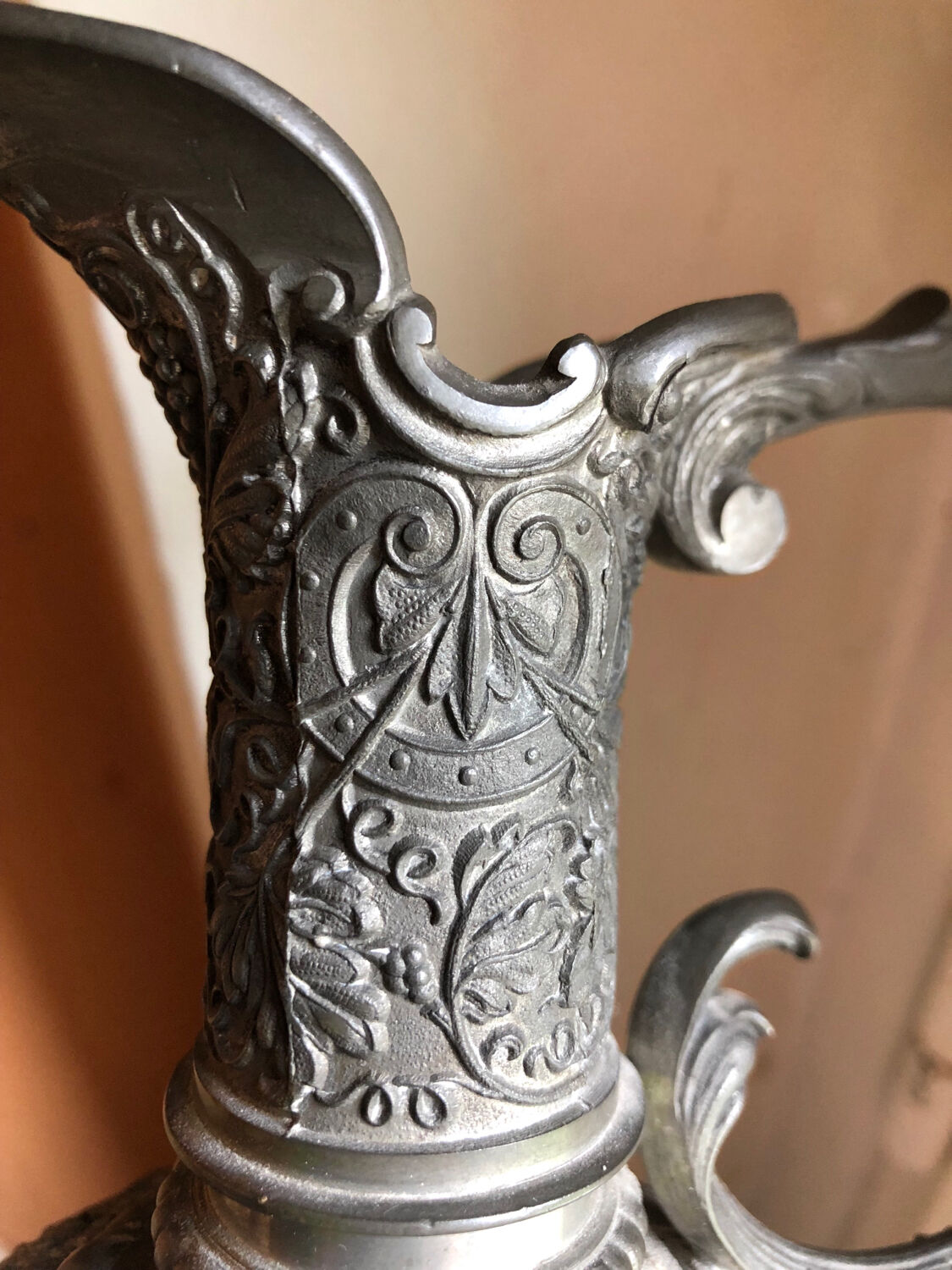 Aiguière étain et verre soufflé XIX style renaissance