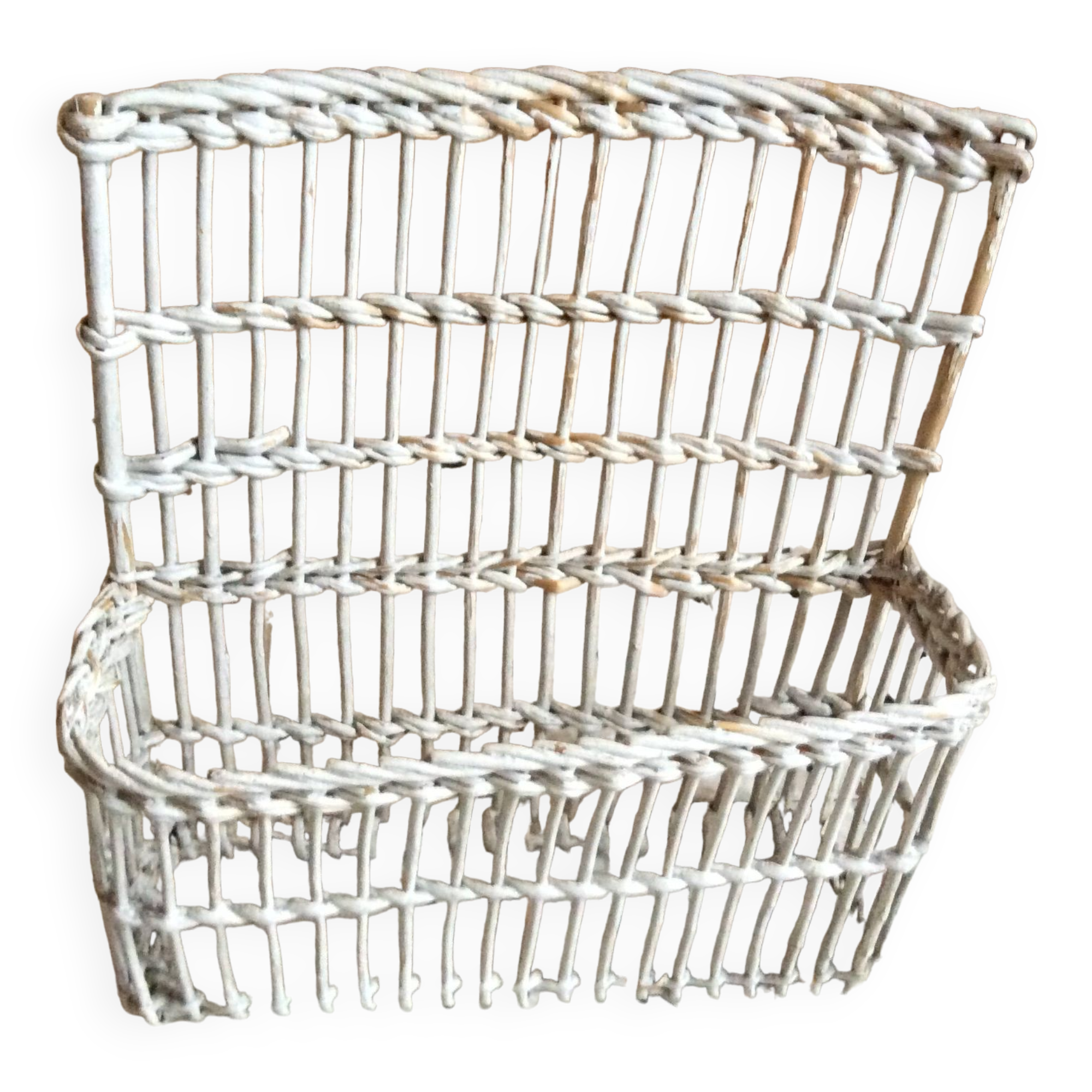 Wall basket