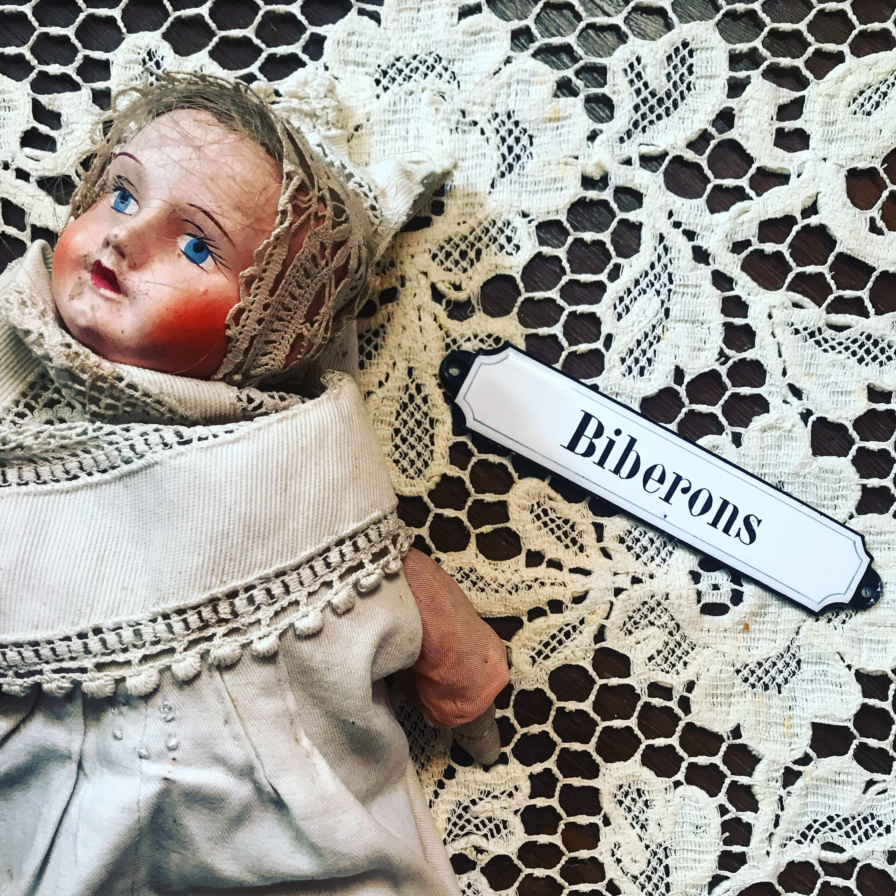 Old enamelled "biberons" plate. 1900/1910. earplate. nursery plate