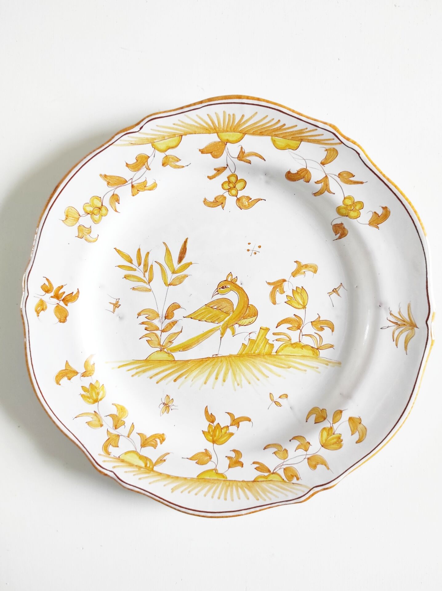 Assiette faïence de Moustiers oiseau