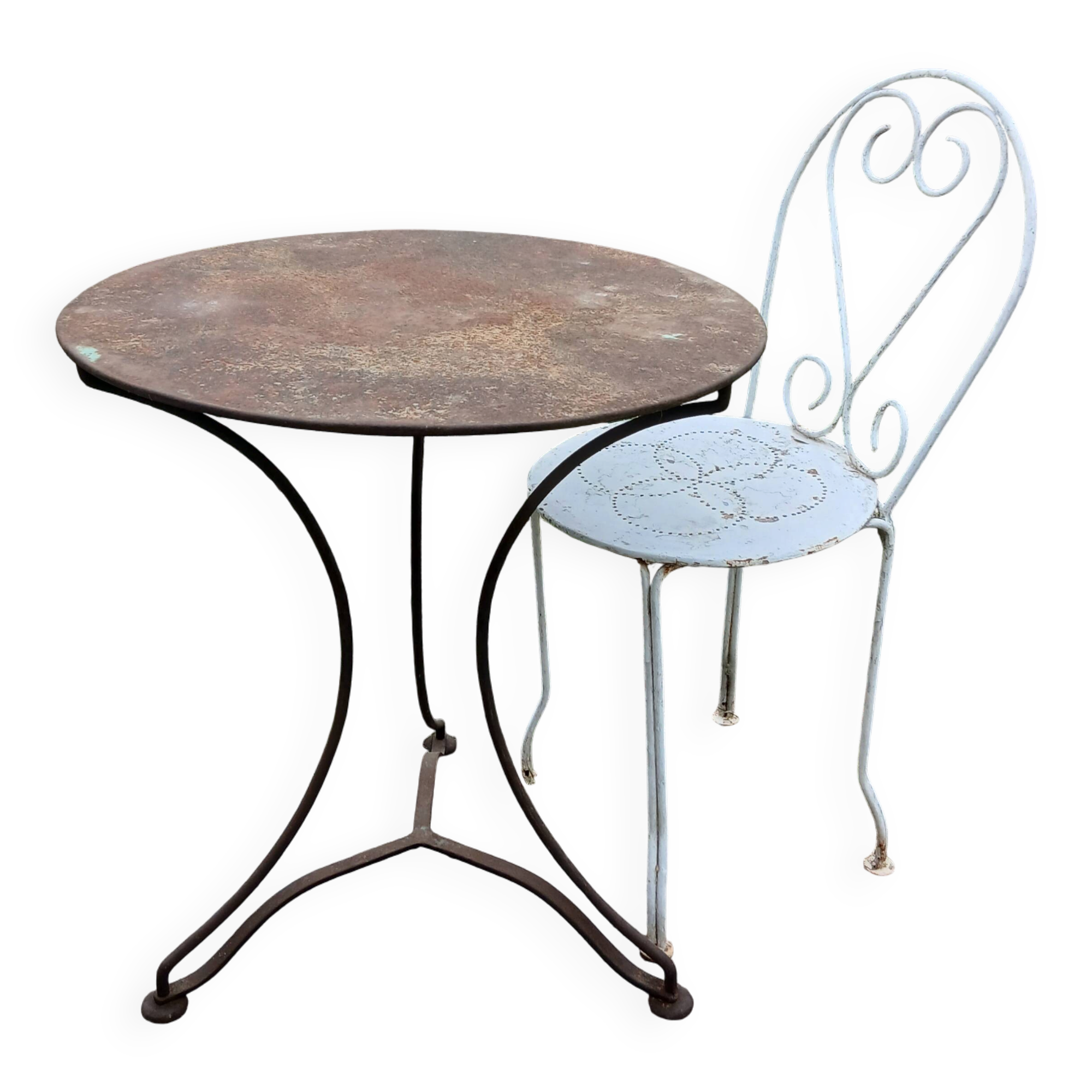 Table et chaise anciennes