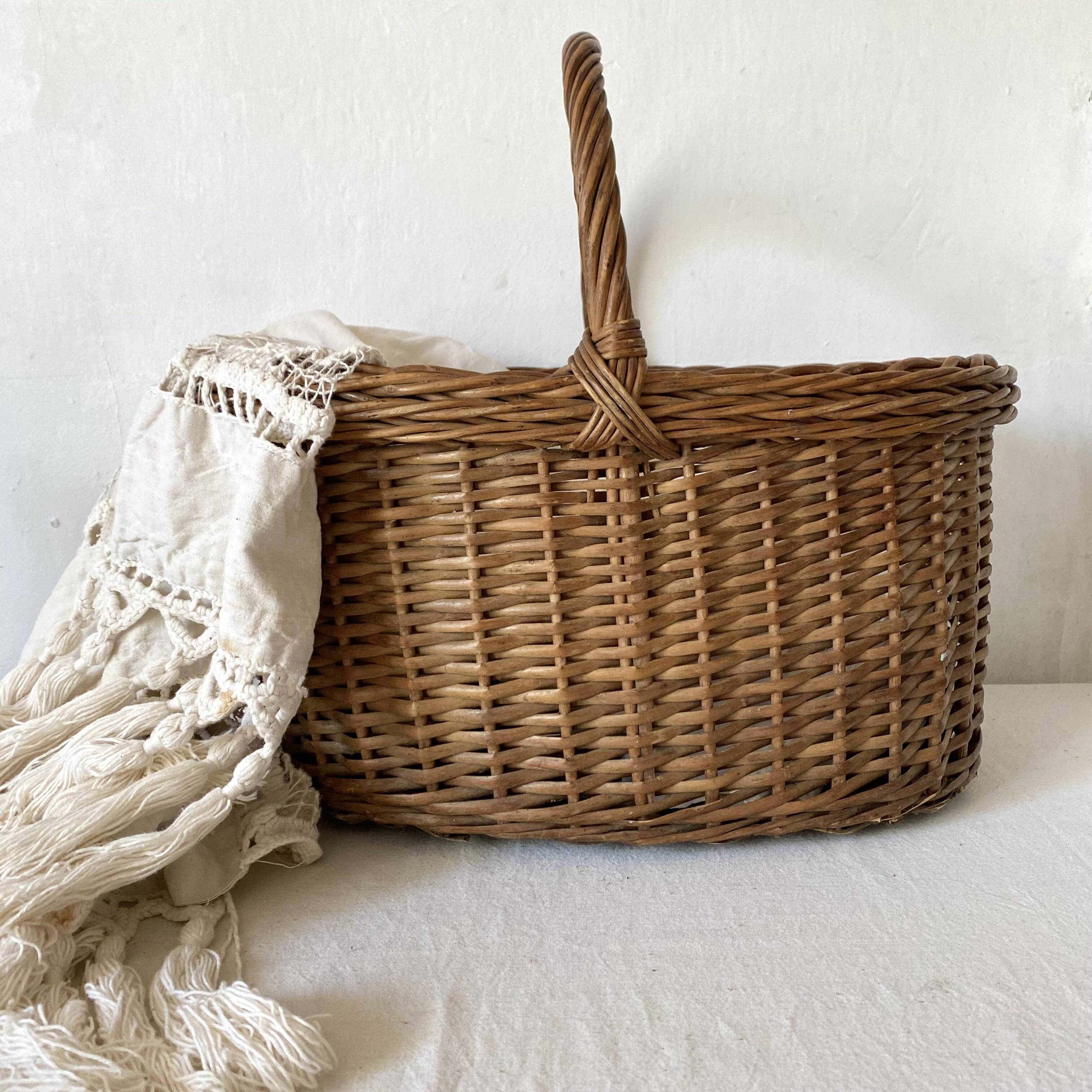 Woven wicker basket