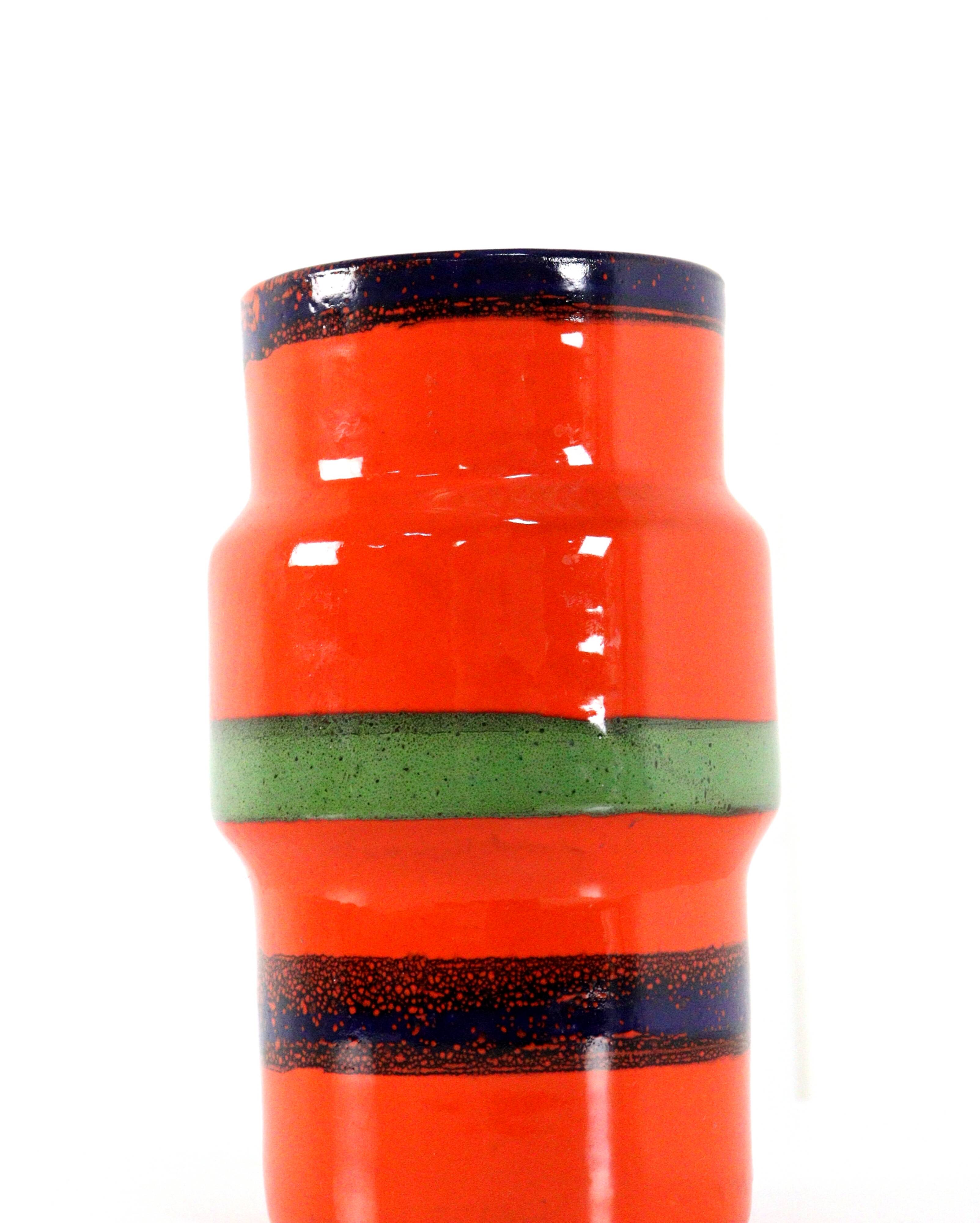 Vase vintage aux couleurs vives