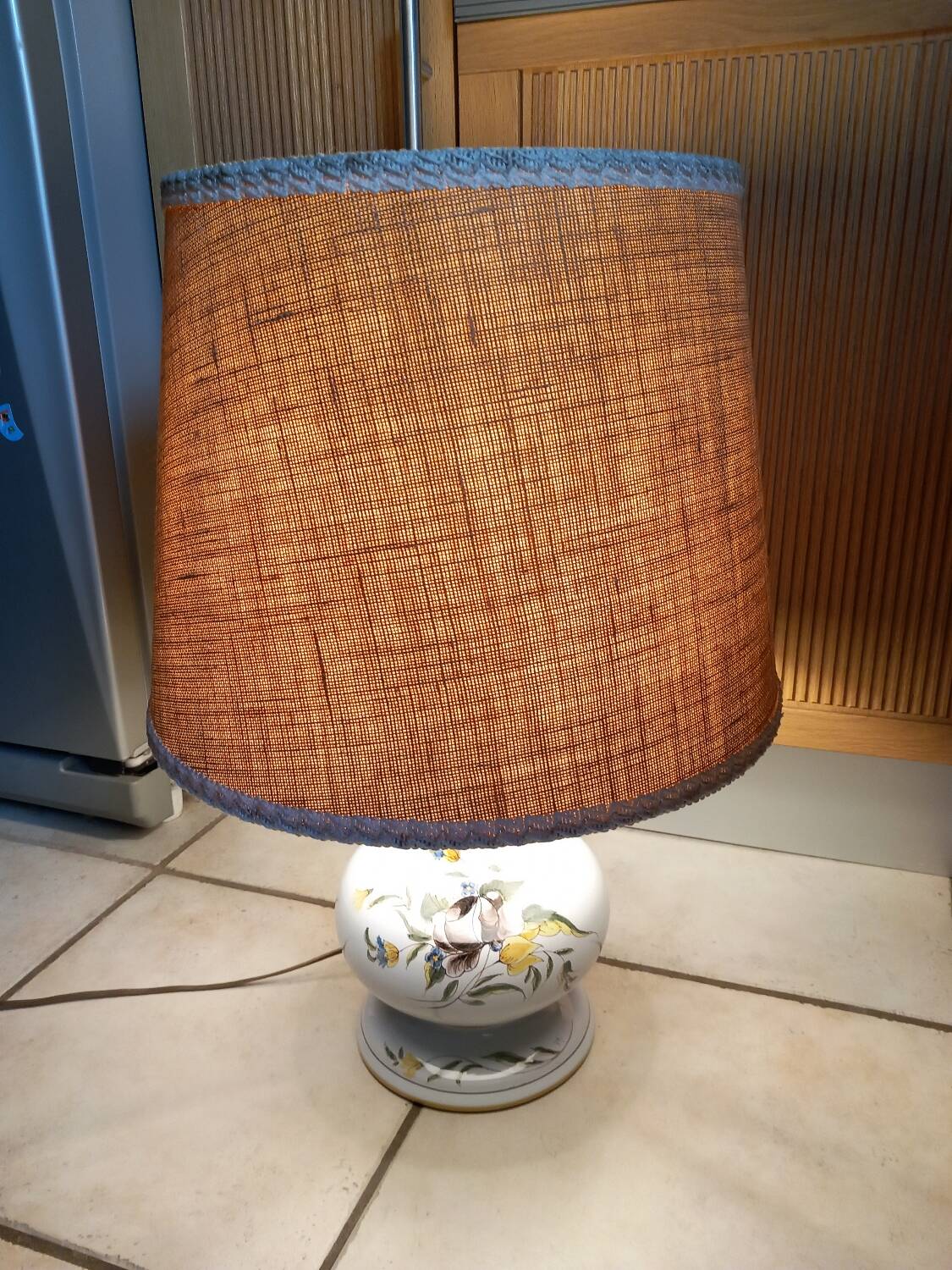 Lampe ancienne en faïence d'art de Rodez