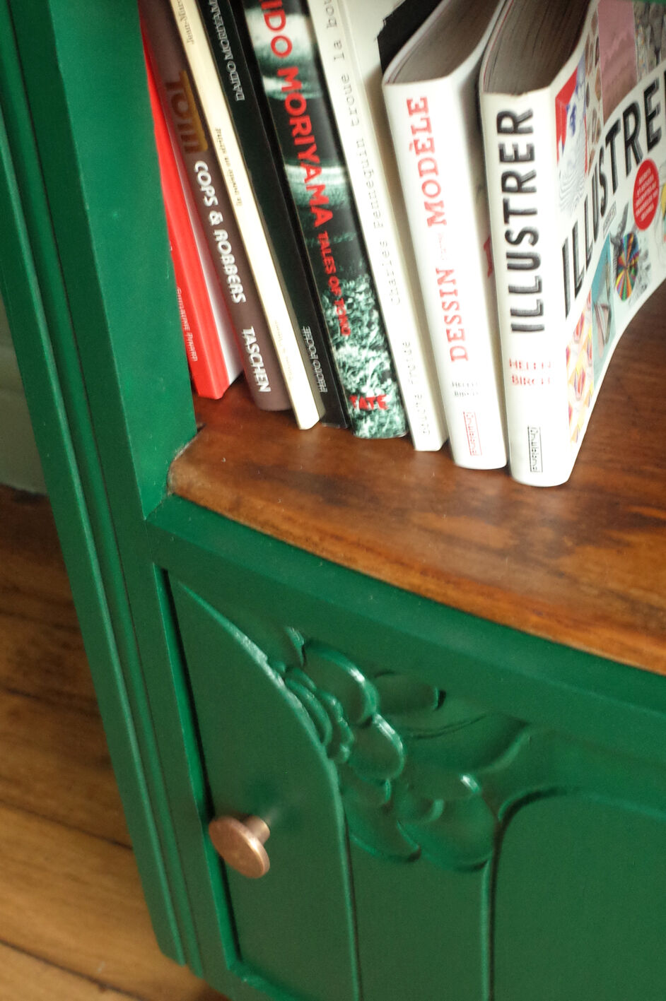 Art deco nightstand