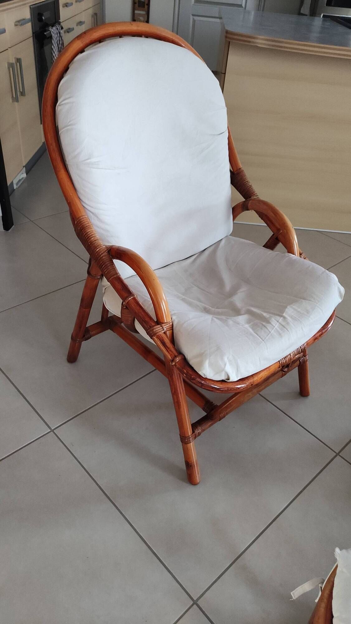 Sofa armchairs and coffee table in vintage rattan of six pieces