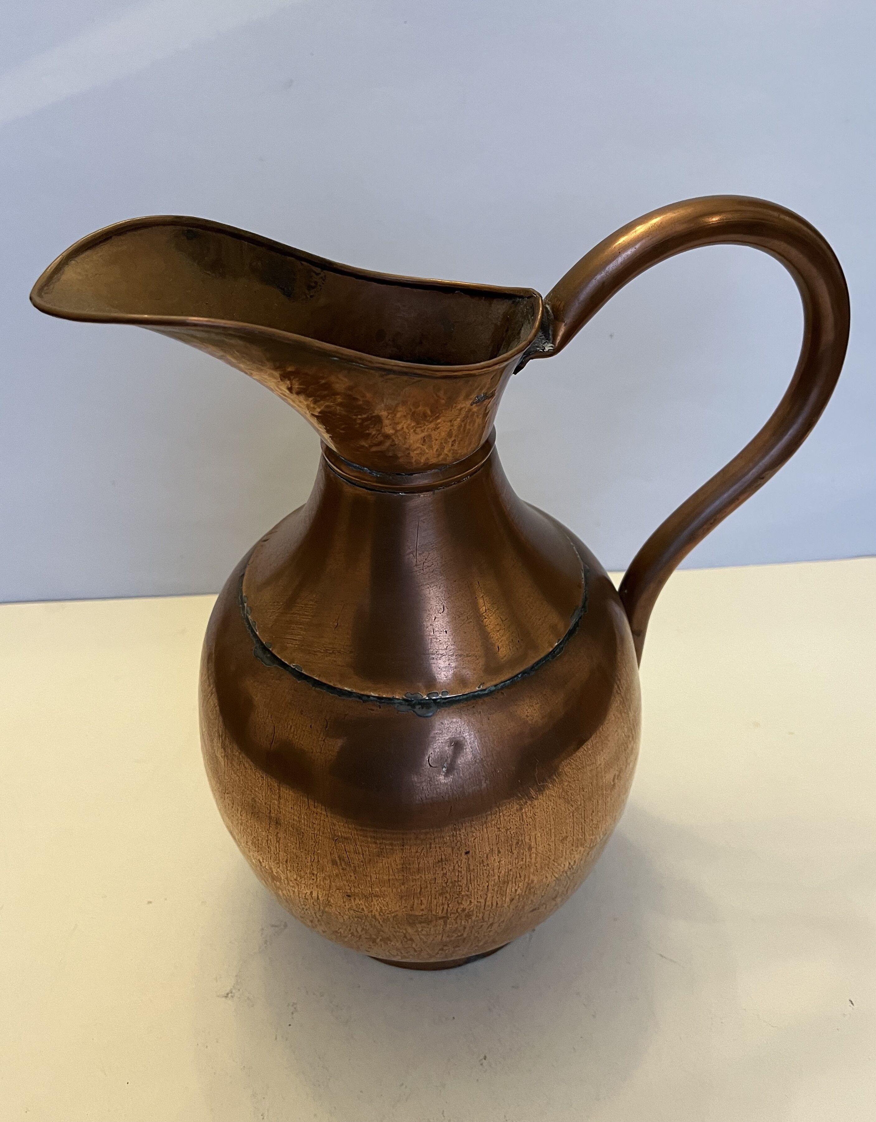 Cruche en cuivre