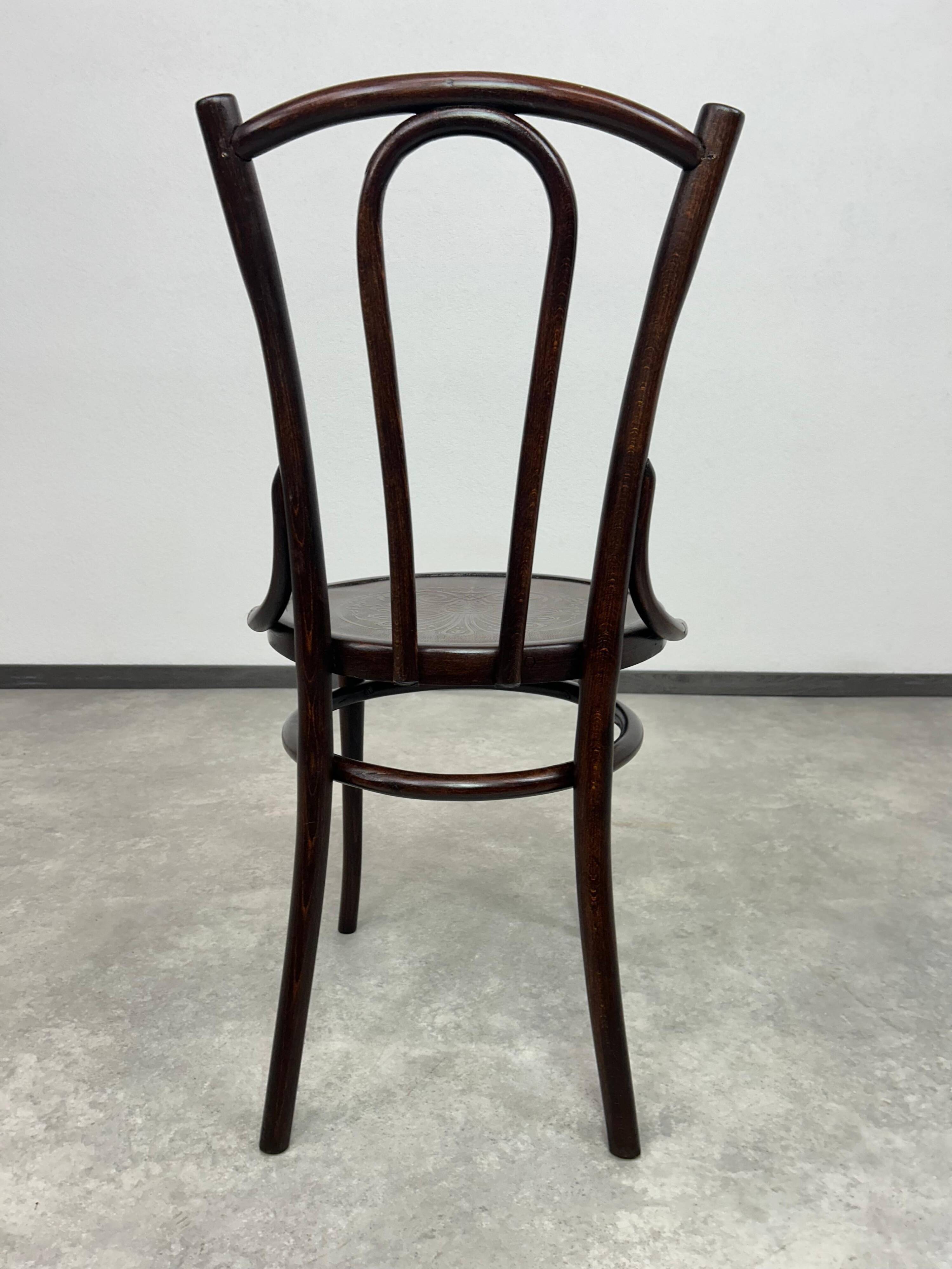 Chaise en bois courbé par Thonet no.54
