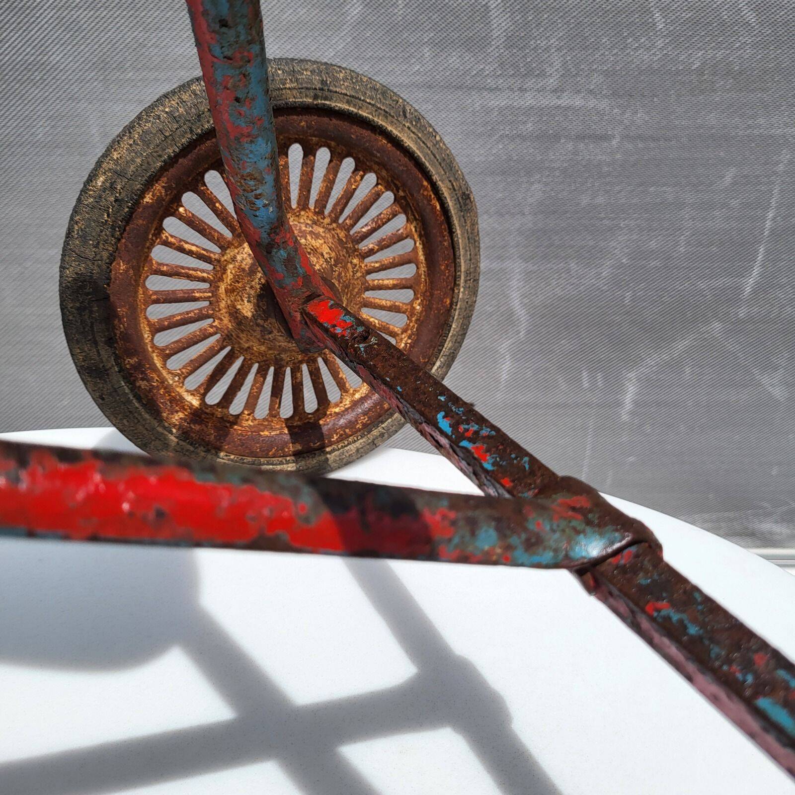 Tricycle enfant métal riveté 1920 • Style urbex