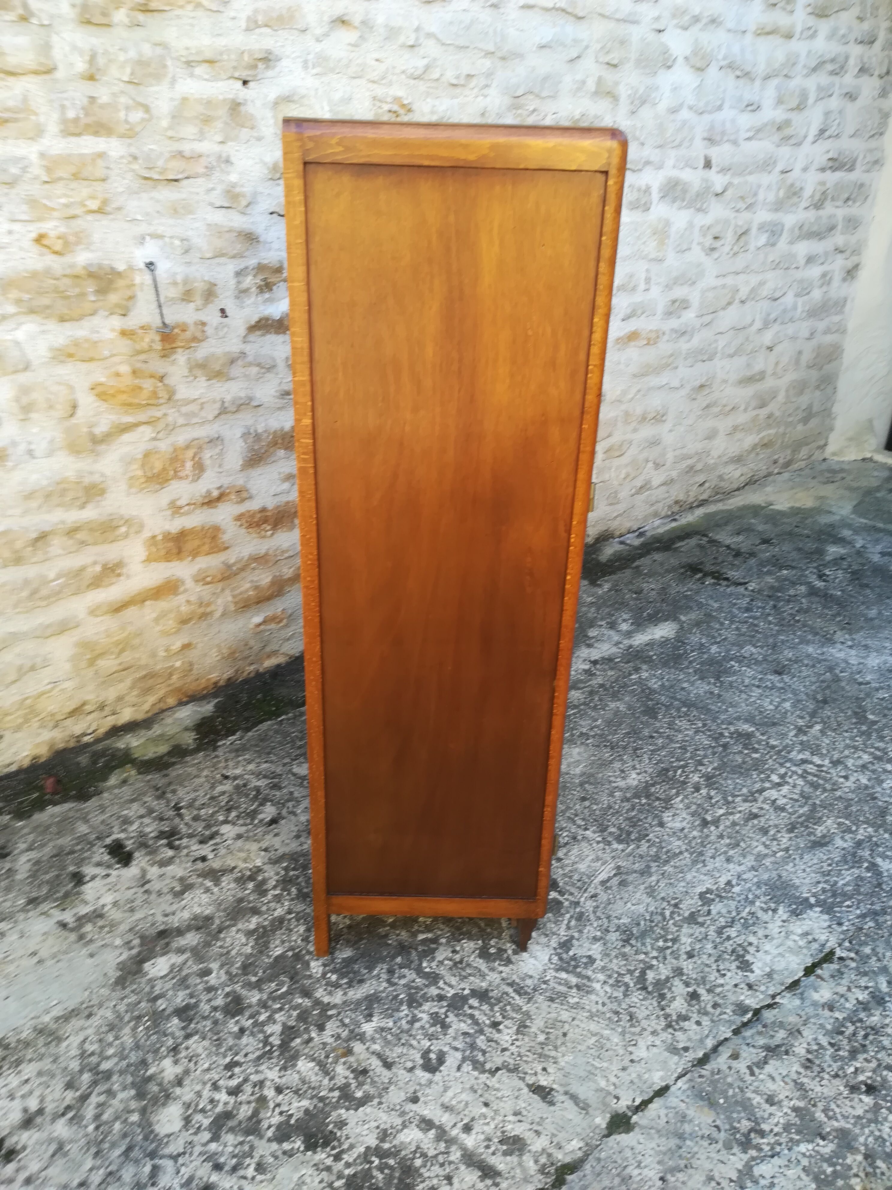 Buffet showcase of the 1940s