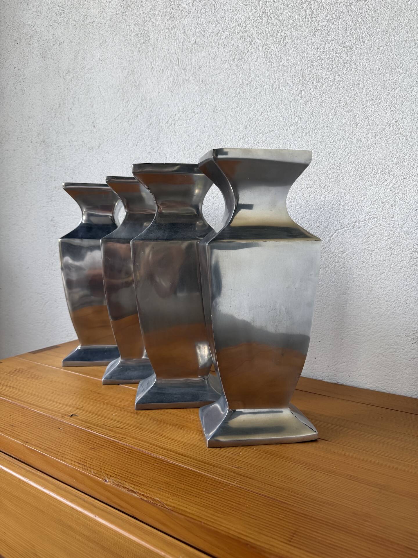 Set 4 vases en fonte d’aluminium