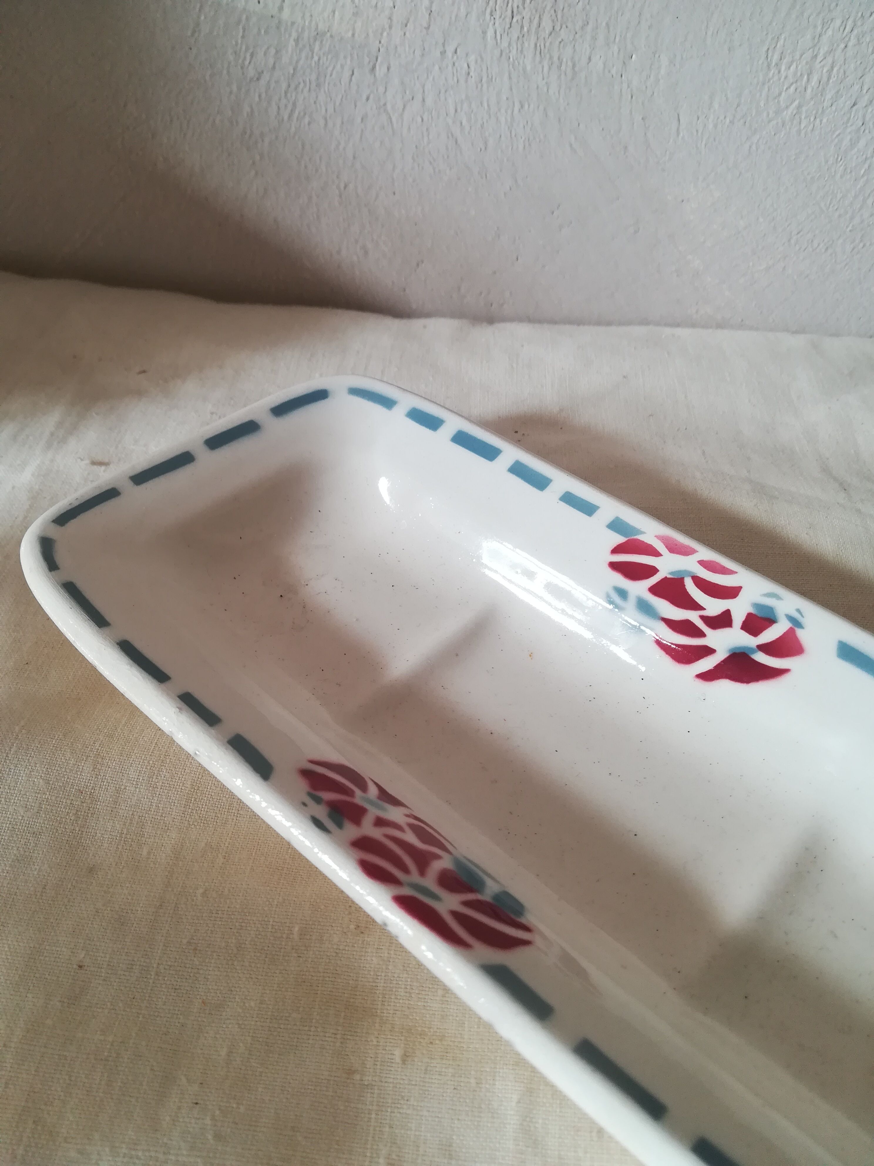 Opaque earthenware soap