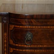 Commode Sheraton avec poignées tête de lion, 1859