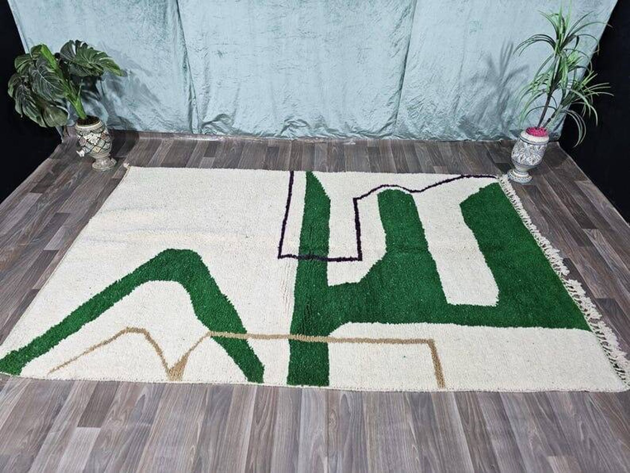 Berber rug made of natural wool, handwoven, size 250 x 250 cm.