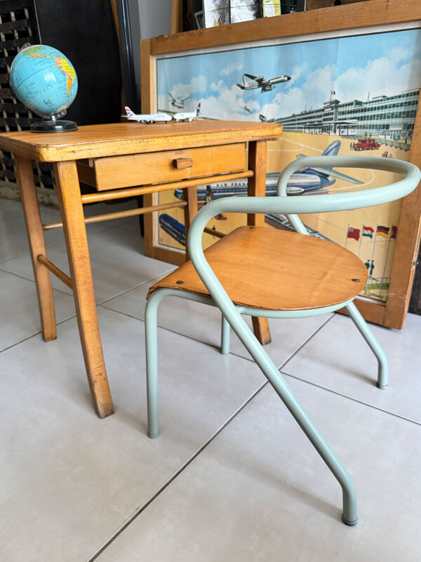 Bureau enfant Baumann en bois et chaise Hitier vintage