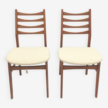 Pair of scandinavian chairs with loop fabric