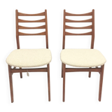 Pair of scandinavian chairs with loop fabric