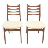 Pair of scandinavian chairs with loop fabric