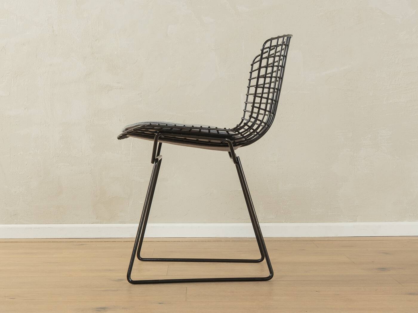 Bertoia Chair Model 420, Knoll
