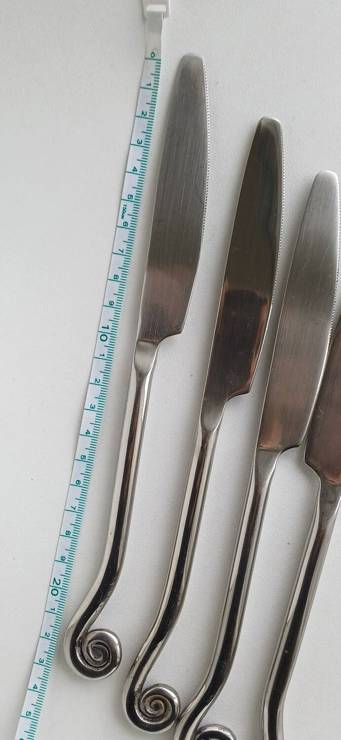 Spiral handle table knives