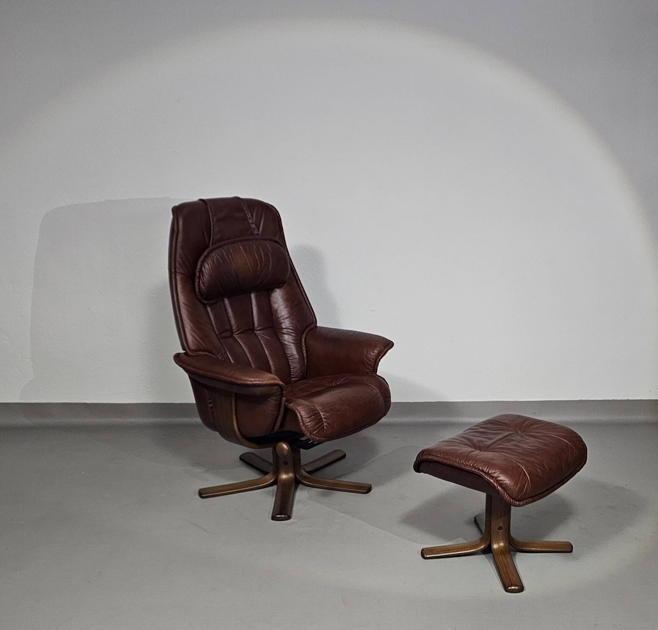 Relax / lounge chair / ottoman / Hjellegjerde Møbel / Sweden Recliner