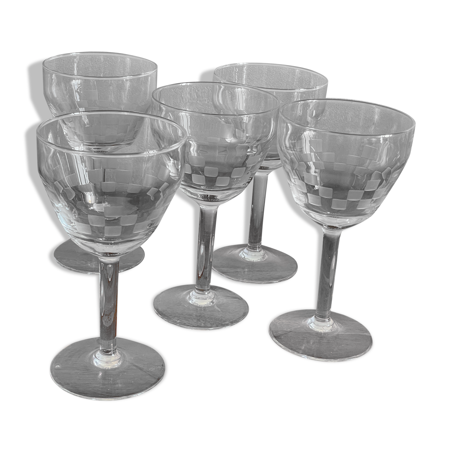 5 glasses with feet in square engraved glass pattern