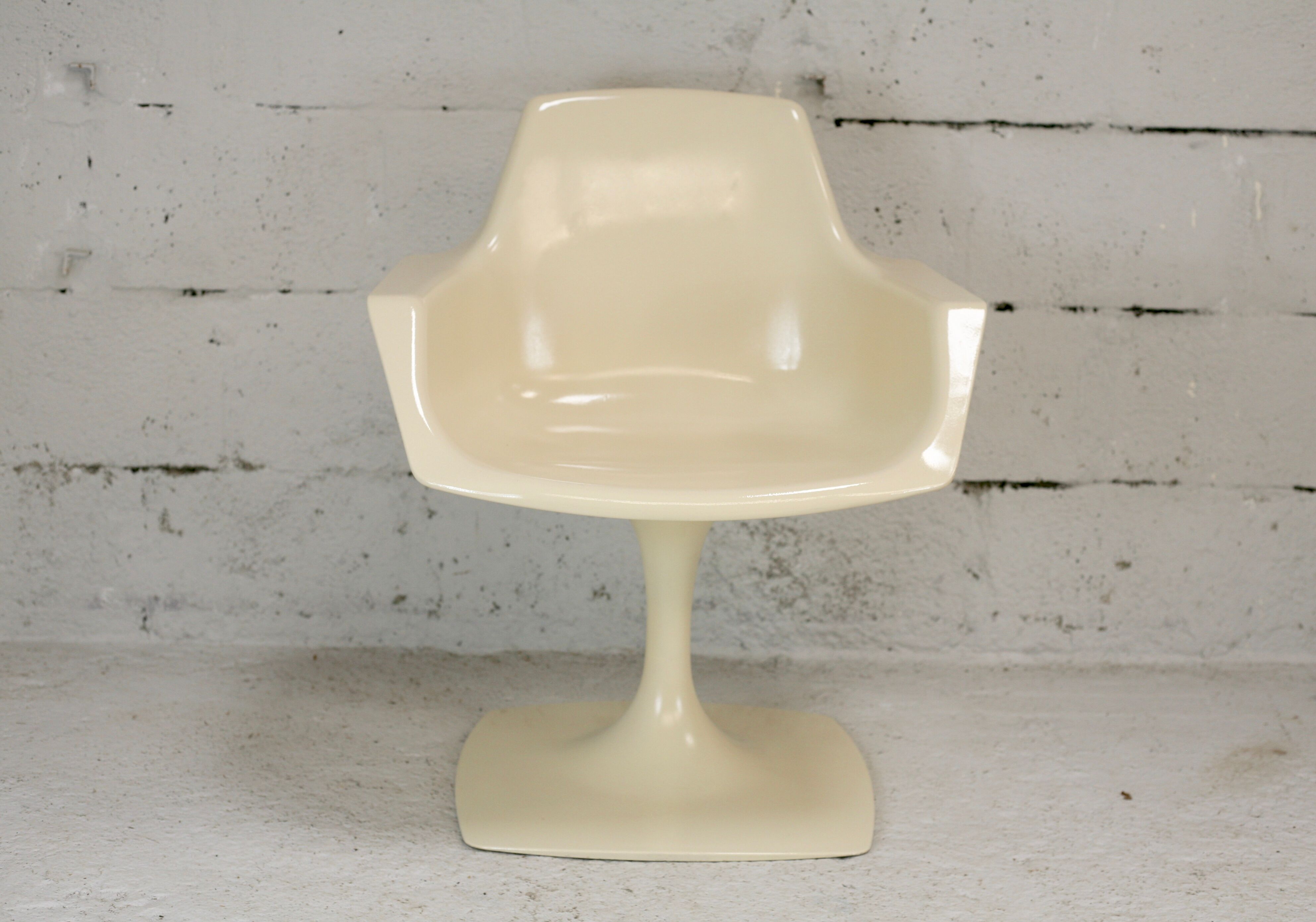 Armchair by Orlowski, resin, France, cira 1970, Stamp.