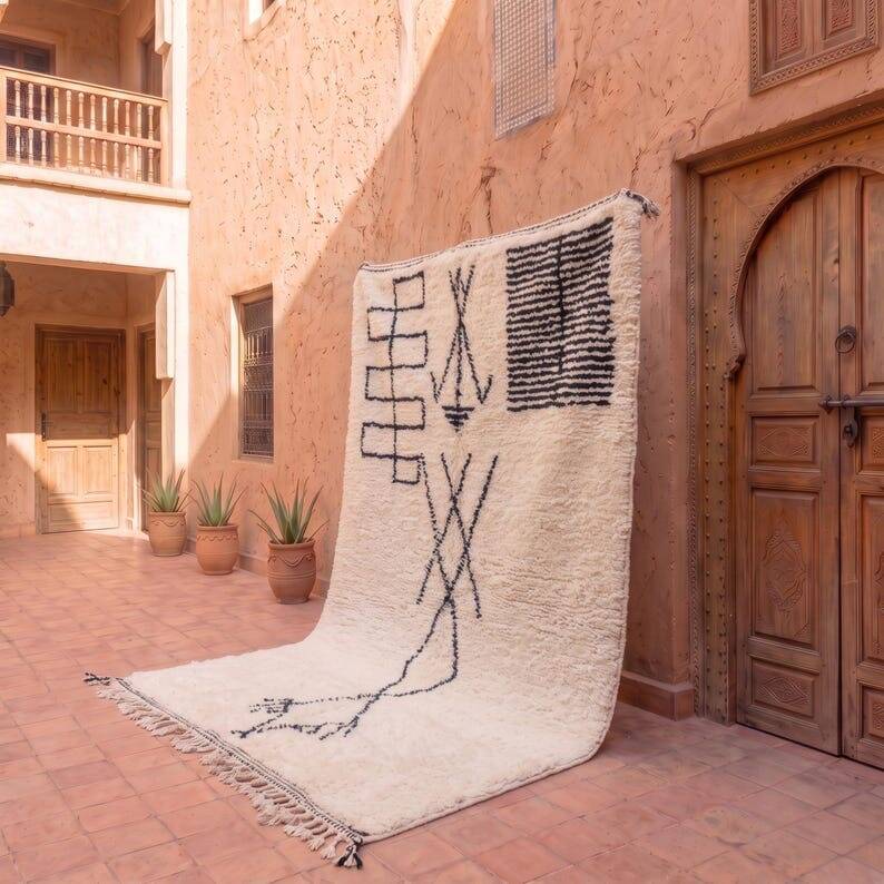 Handmade traditional pure wool rug size 2/3 m