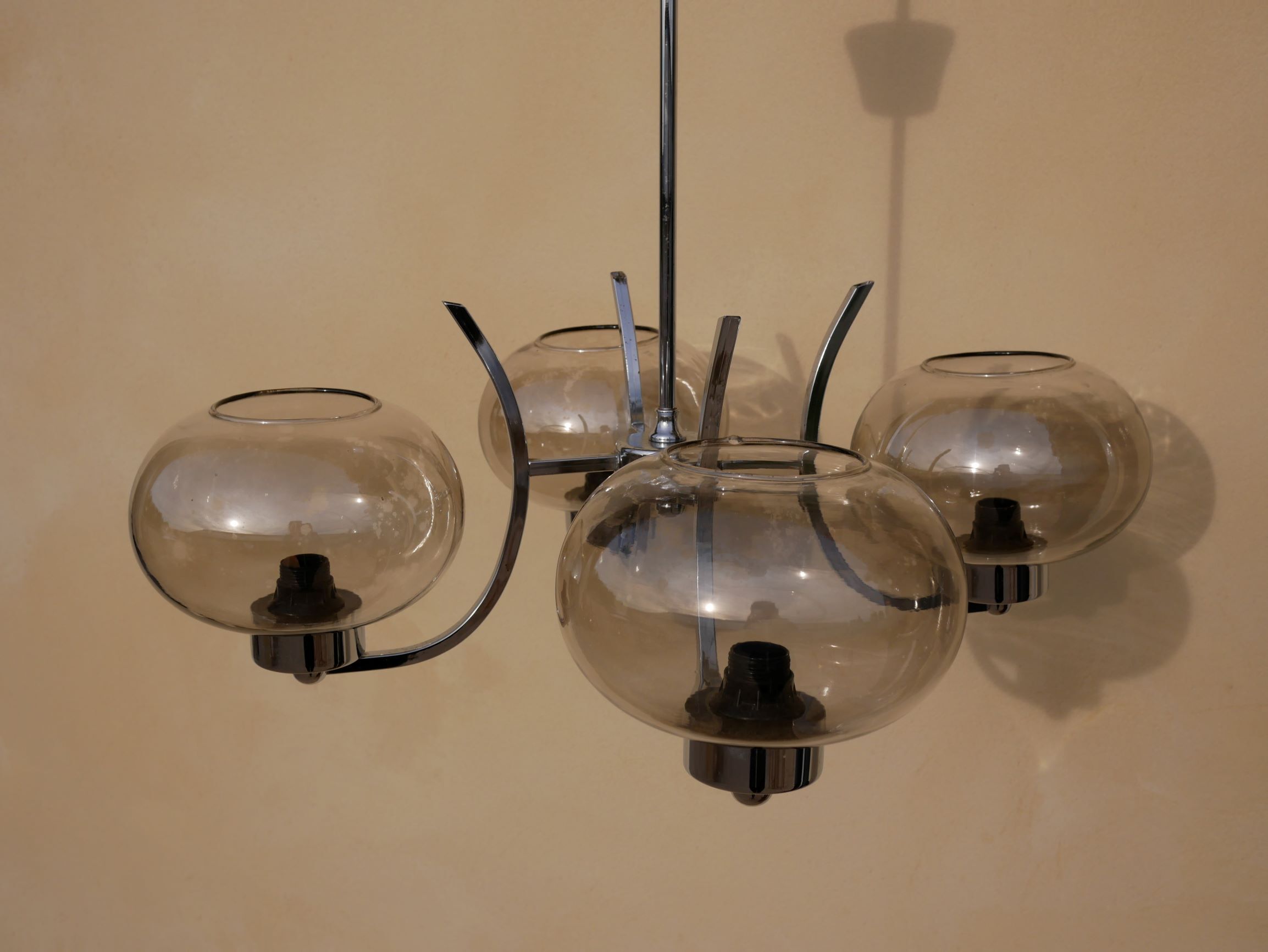 Chandelier 70s metal chrome with 4 glass globes