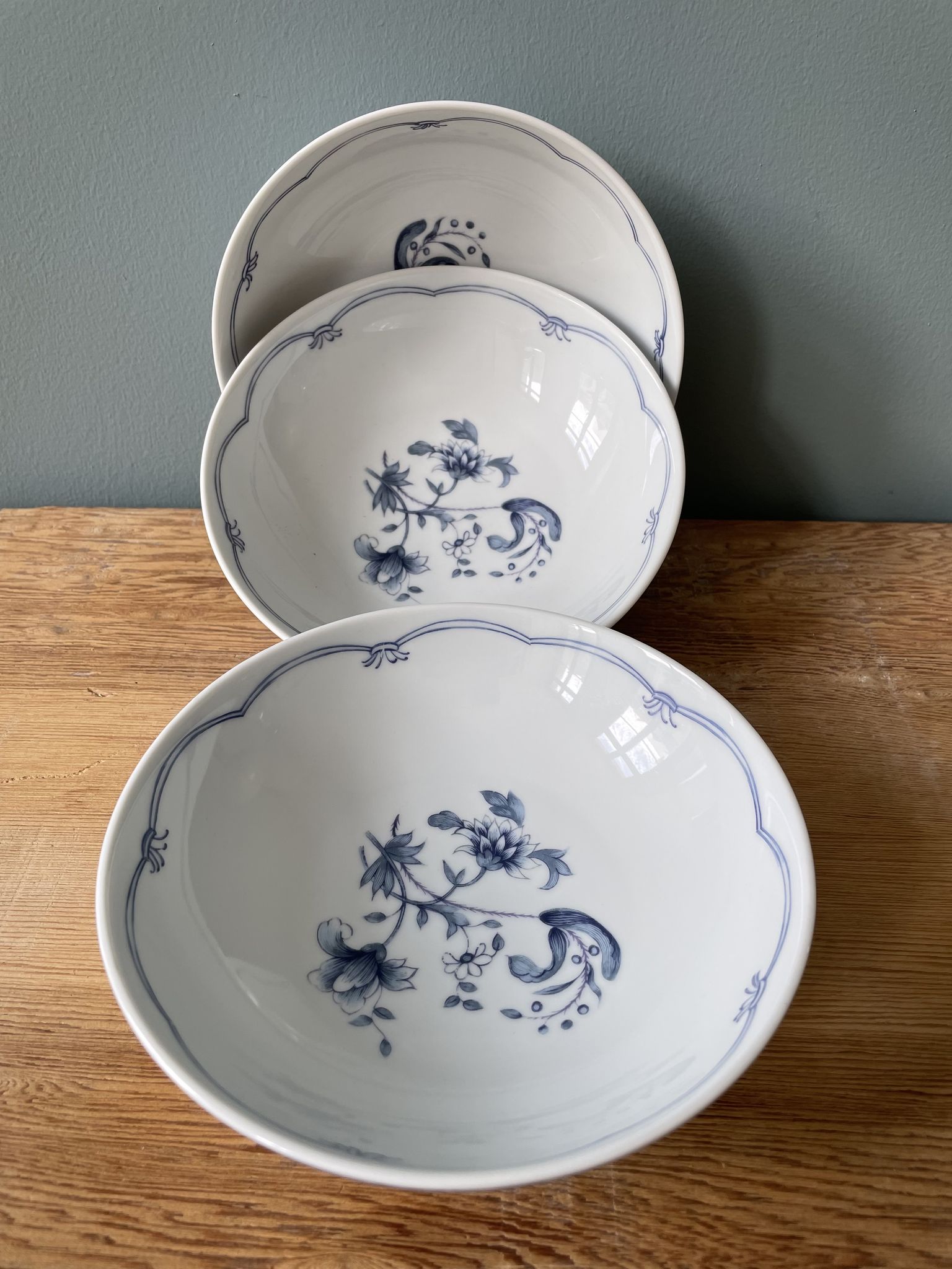 Set of 3 porcelain cups from Paris décor Old China