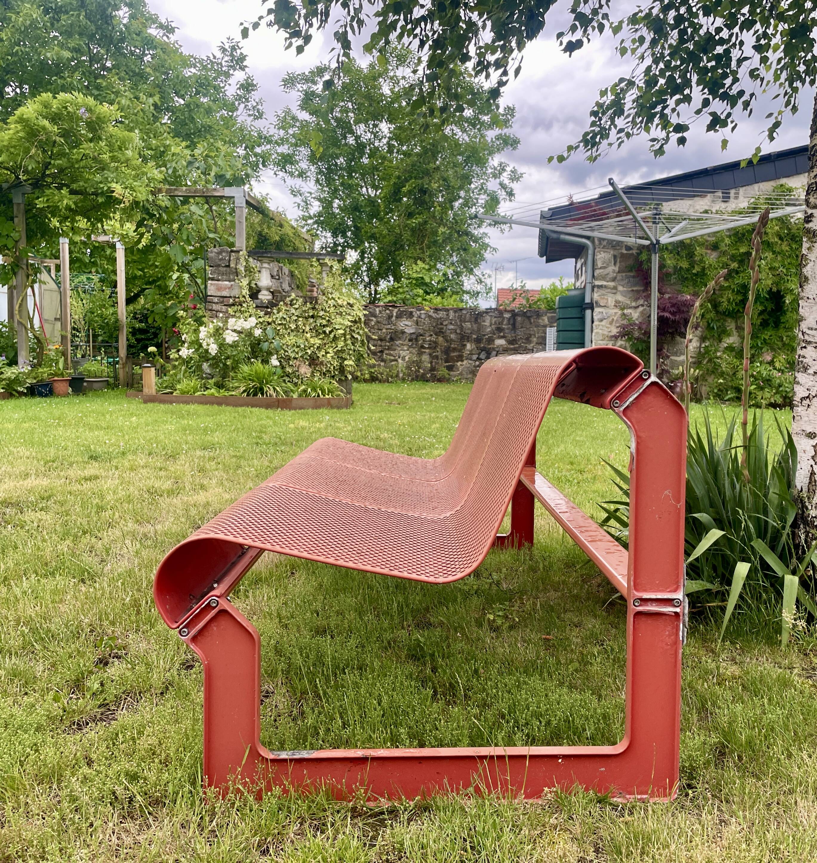 "Lagos" bench original by Artifort, designed by Nel Verschuuren, Netherlands.