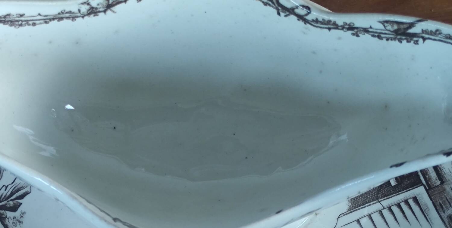 Old Dish Old Sauce Boat Terre De Fer HB & Cie/Art De Table/Sepia