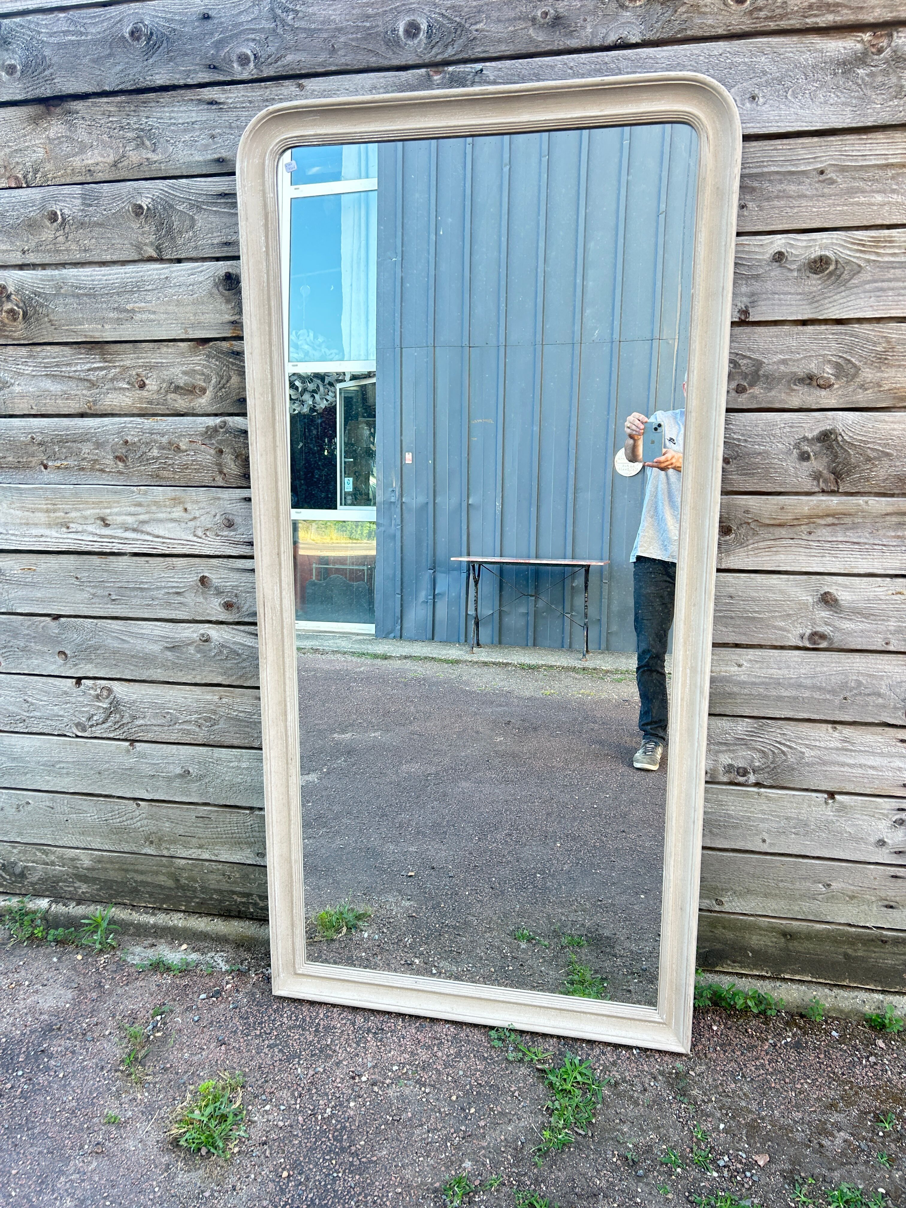 Miroir peint en gris, style Louis Philippe