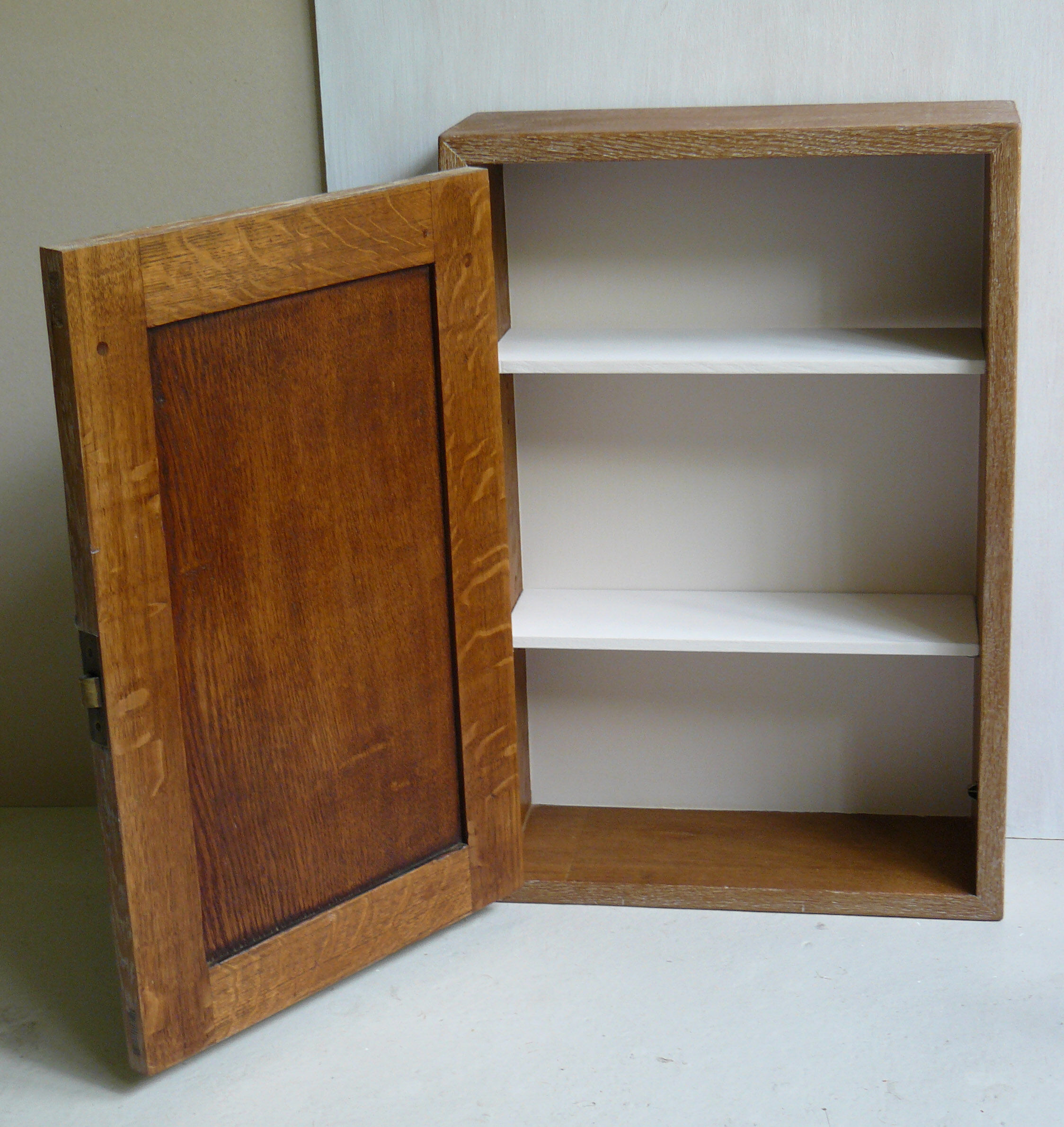Cerused oak cabinet to hang or fix