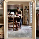Classic mirror in carved and ecru beaded wood