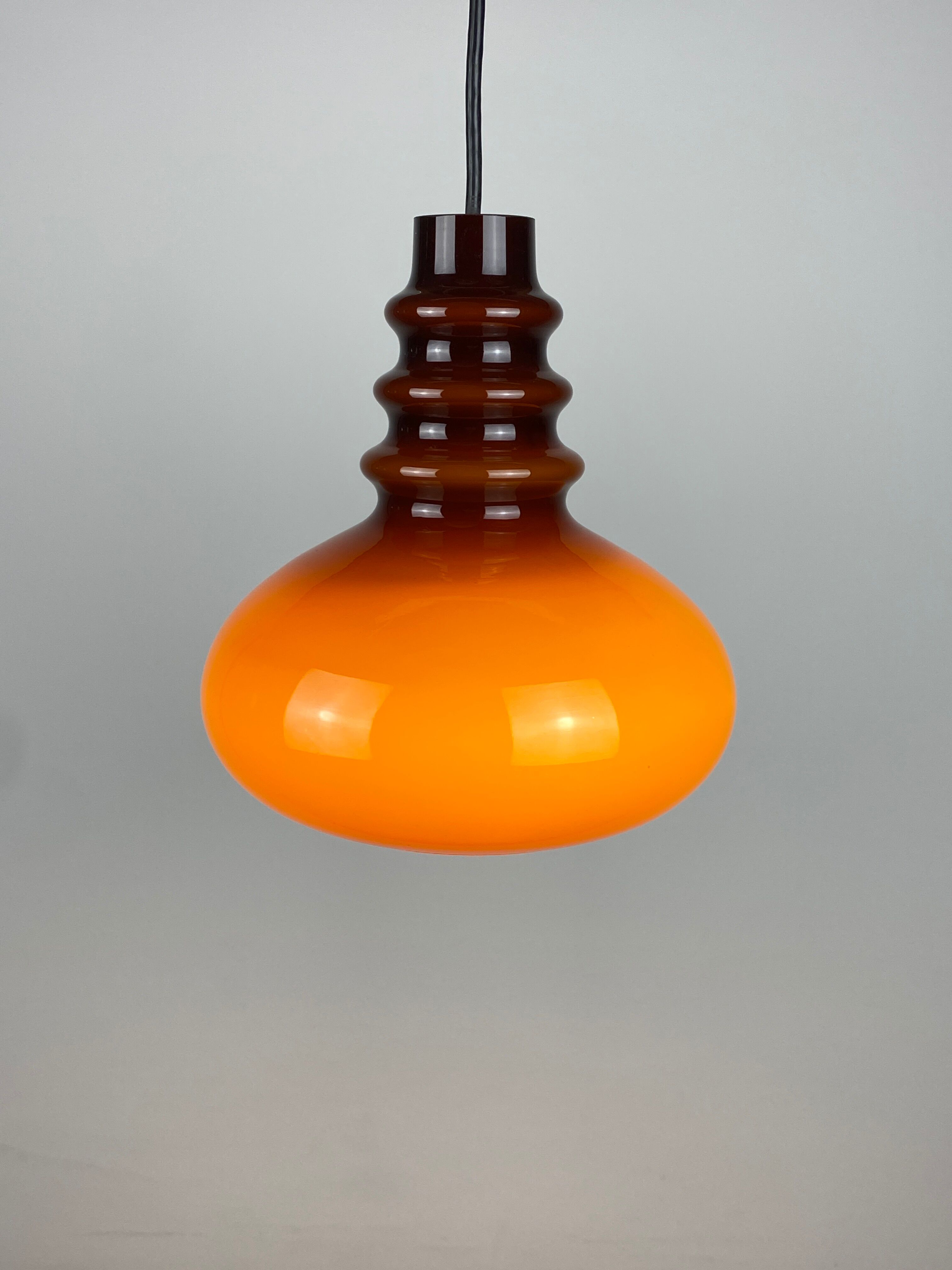 Suspension en verre brun foncé par Peill et Putzler 1960