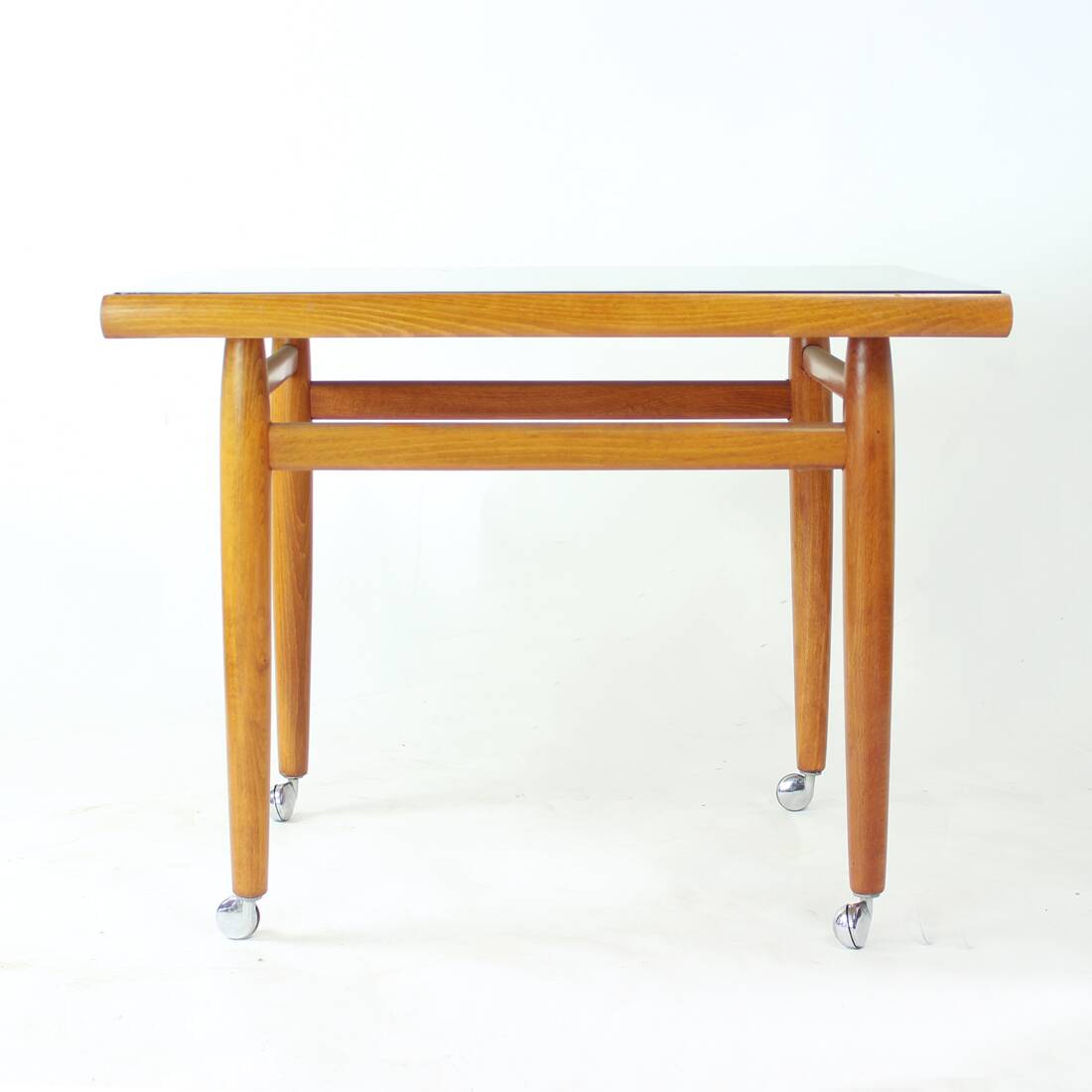 Table d'appoint sur roulettes en chêne, Tchécoslovaquie 1970