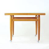 Table d'appoint sur roulettes en chêne, Tchécoslovaquie 1970