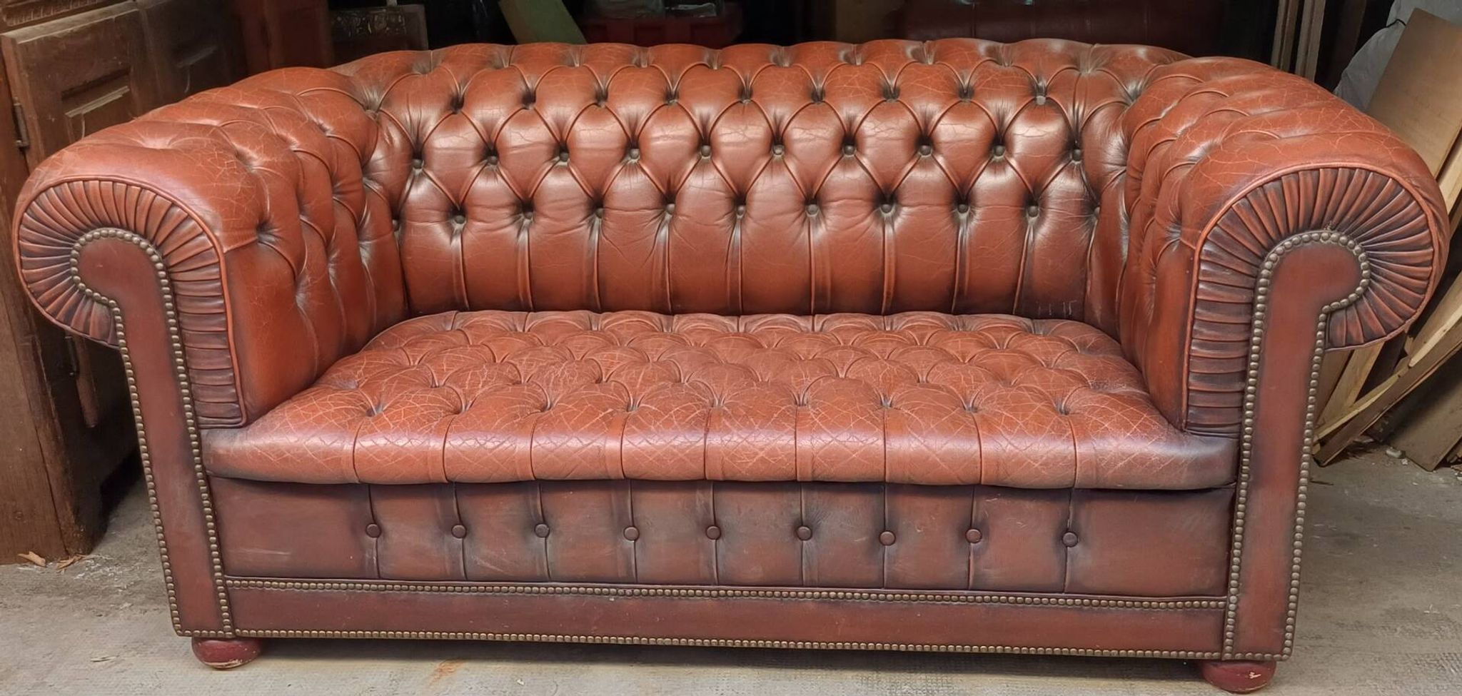 Vintage Chesterfield 2-Seater Sofa in Burgundy Leather with Button Tufting