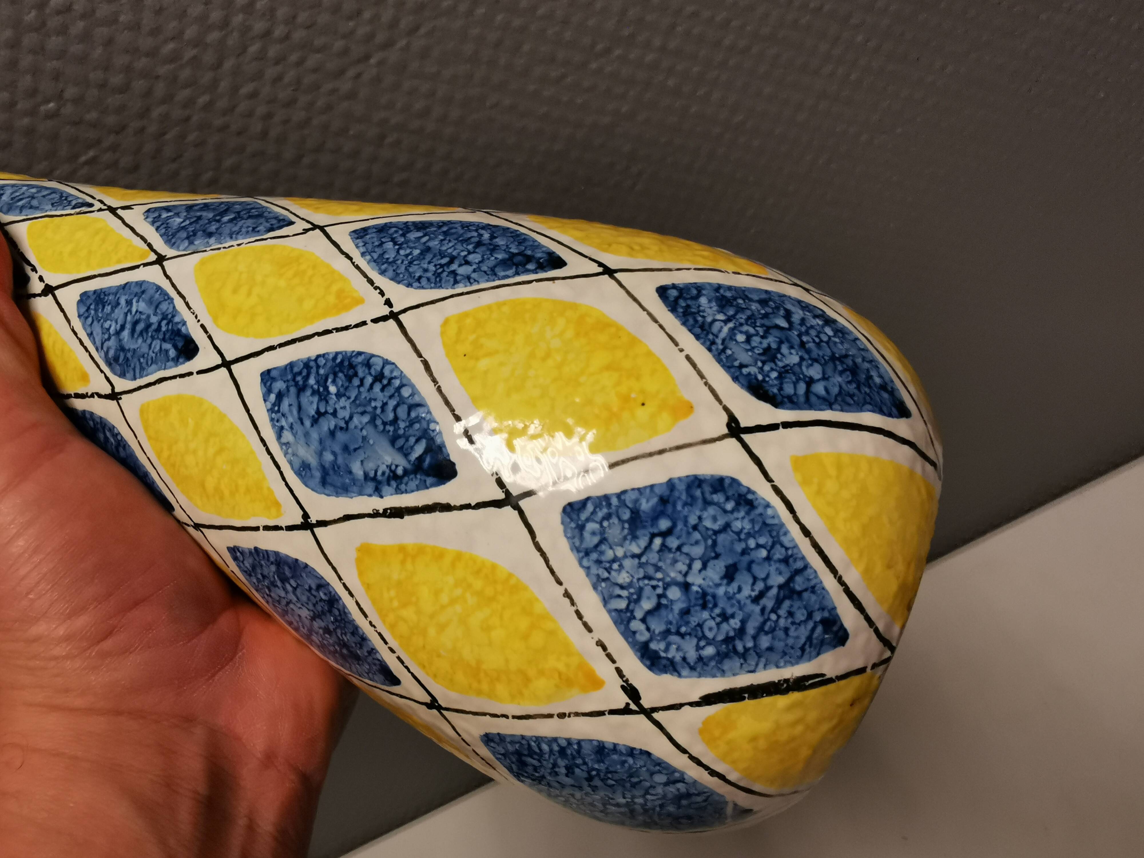 Italian vase with Harlequin pattern in beautiful yellow/blue