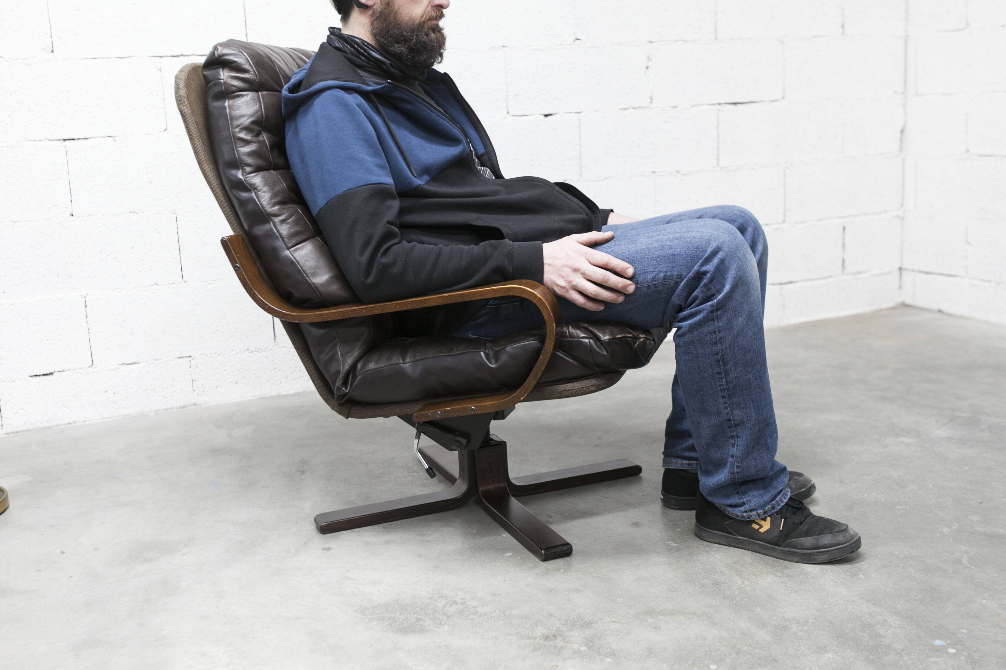 Scandinavian armchair 1970 curved laminated wood leather seat