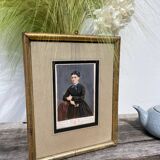 Old portrait photo of a woman