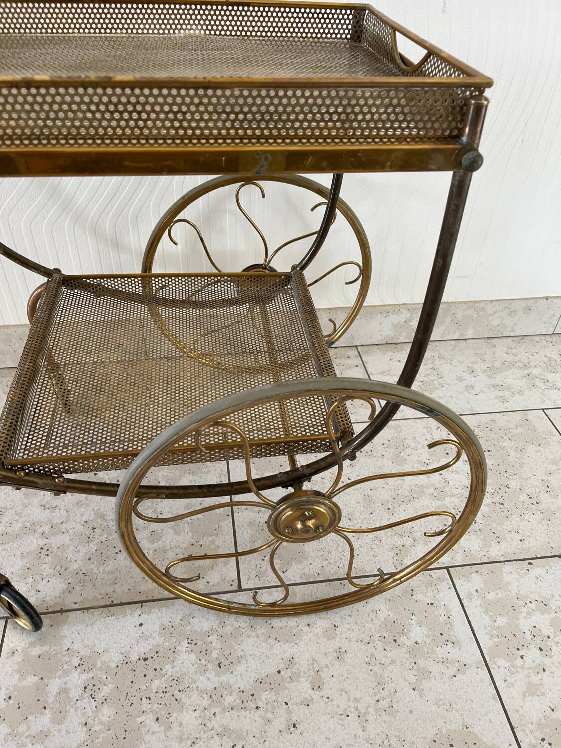 Desserte / bar roulant en laiton de Josef Franck pour Svenskt Tenn Suede annee 50/60