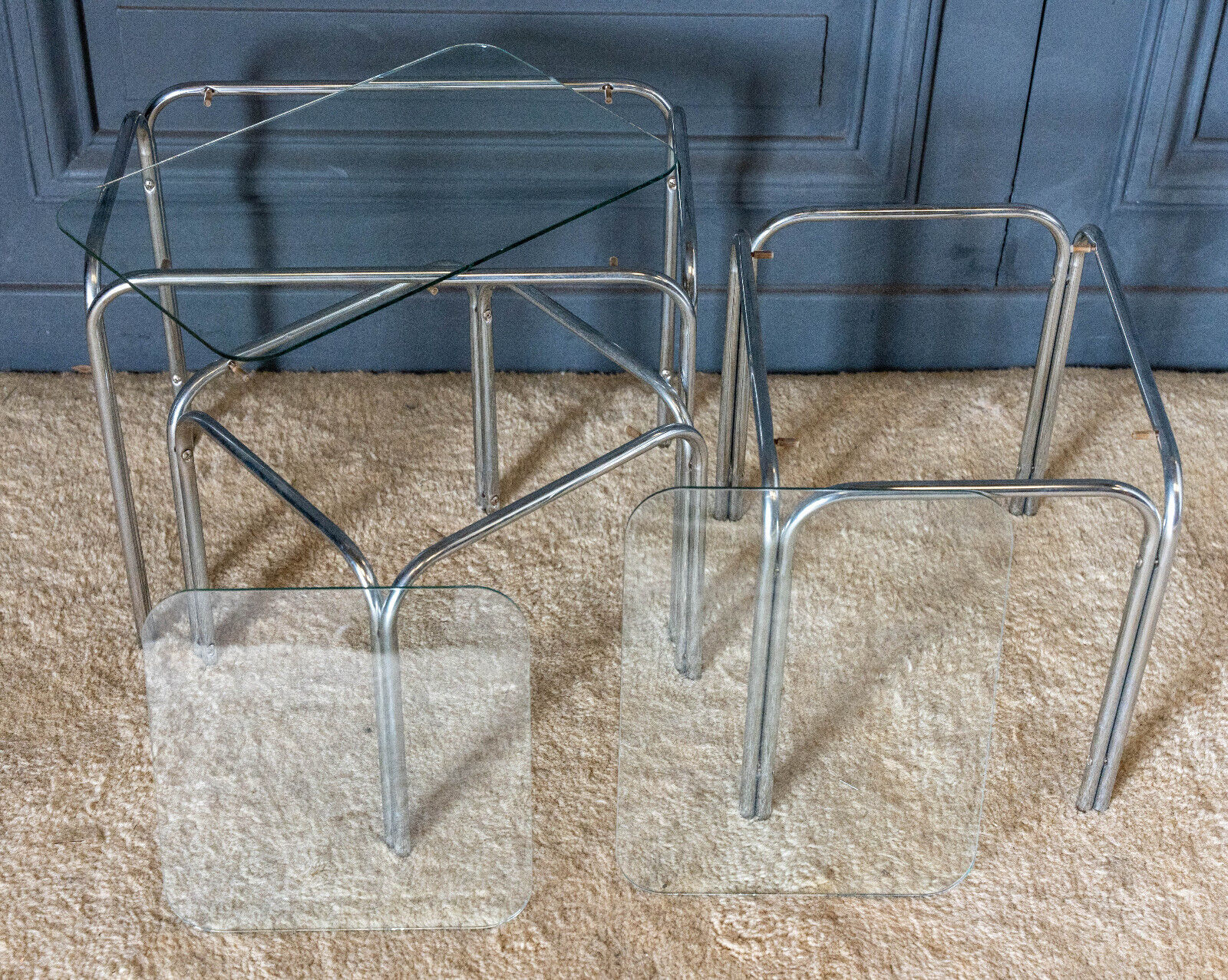 Three nesting tables 1970 Chromed metal and glass top